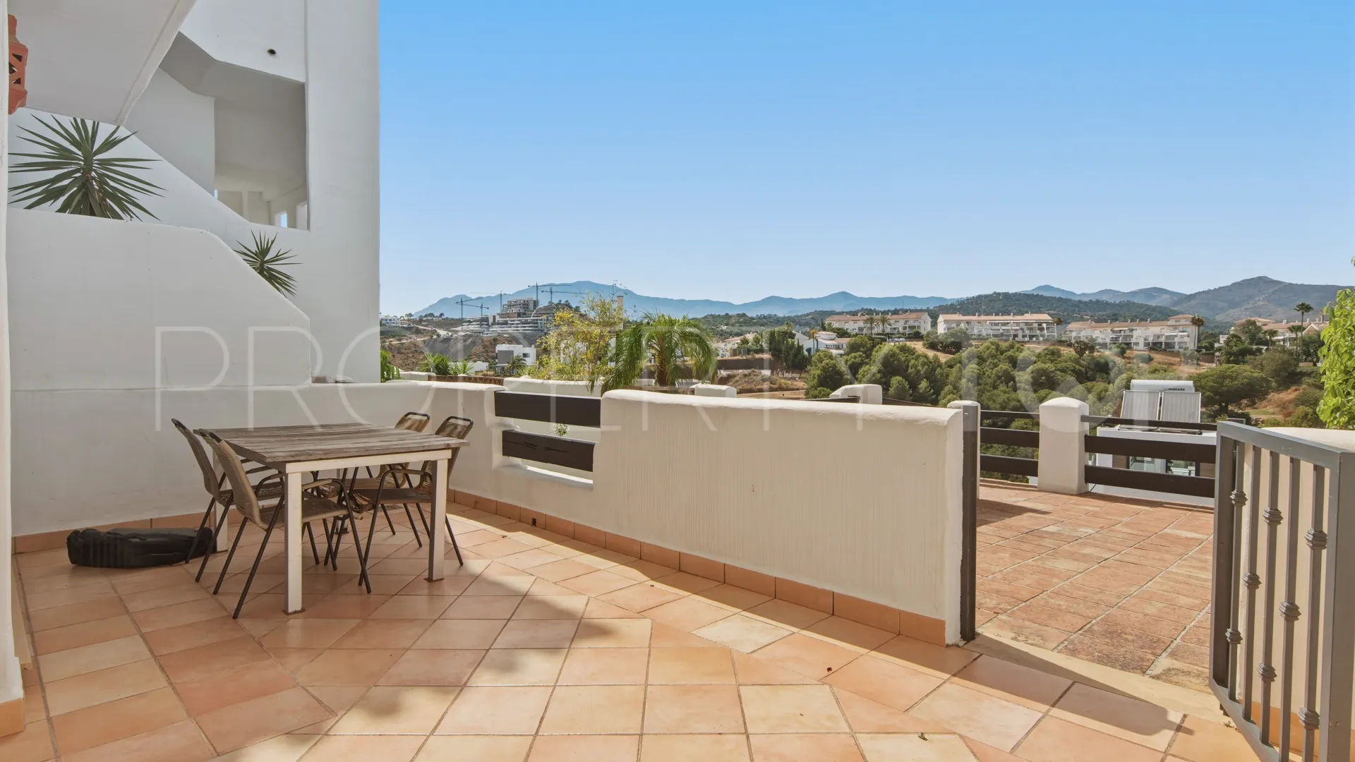 Apartamento planta baja a la venta en Selwo de 2 dormitorios