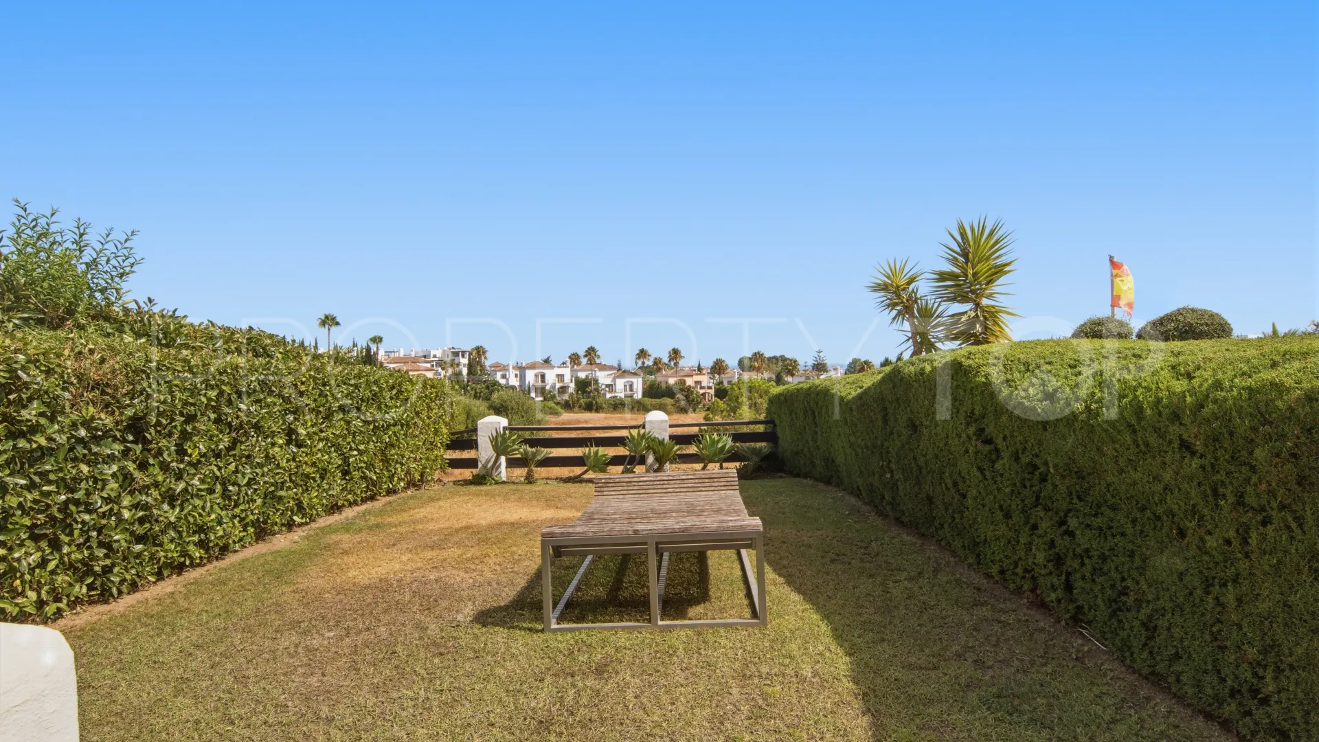 Apartamento planta baja a la venta en Selwo de 2 dormitorios