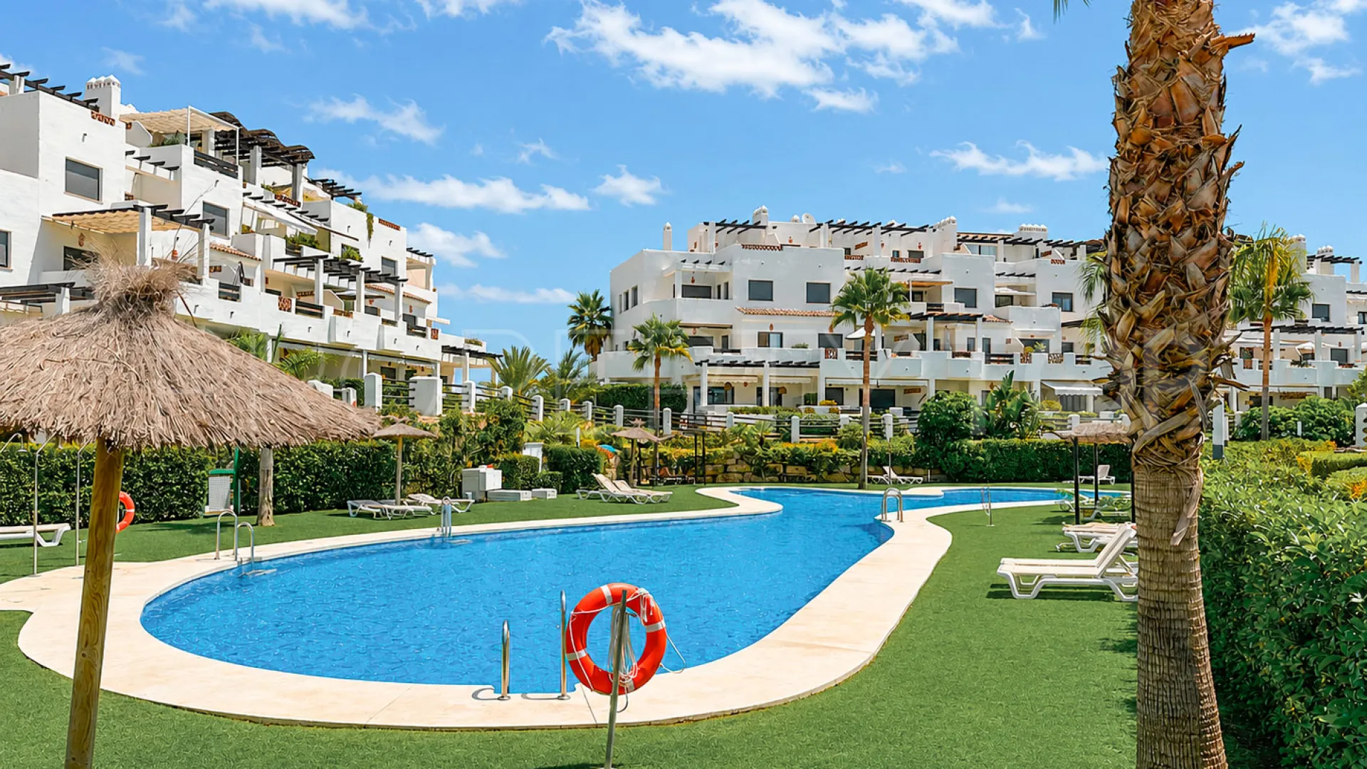 Apartamento planta baja a la venta en Selwo de 2 dormitorios