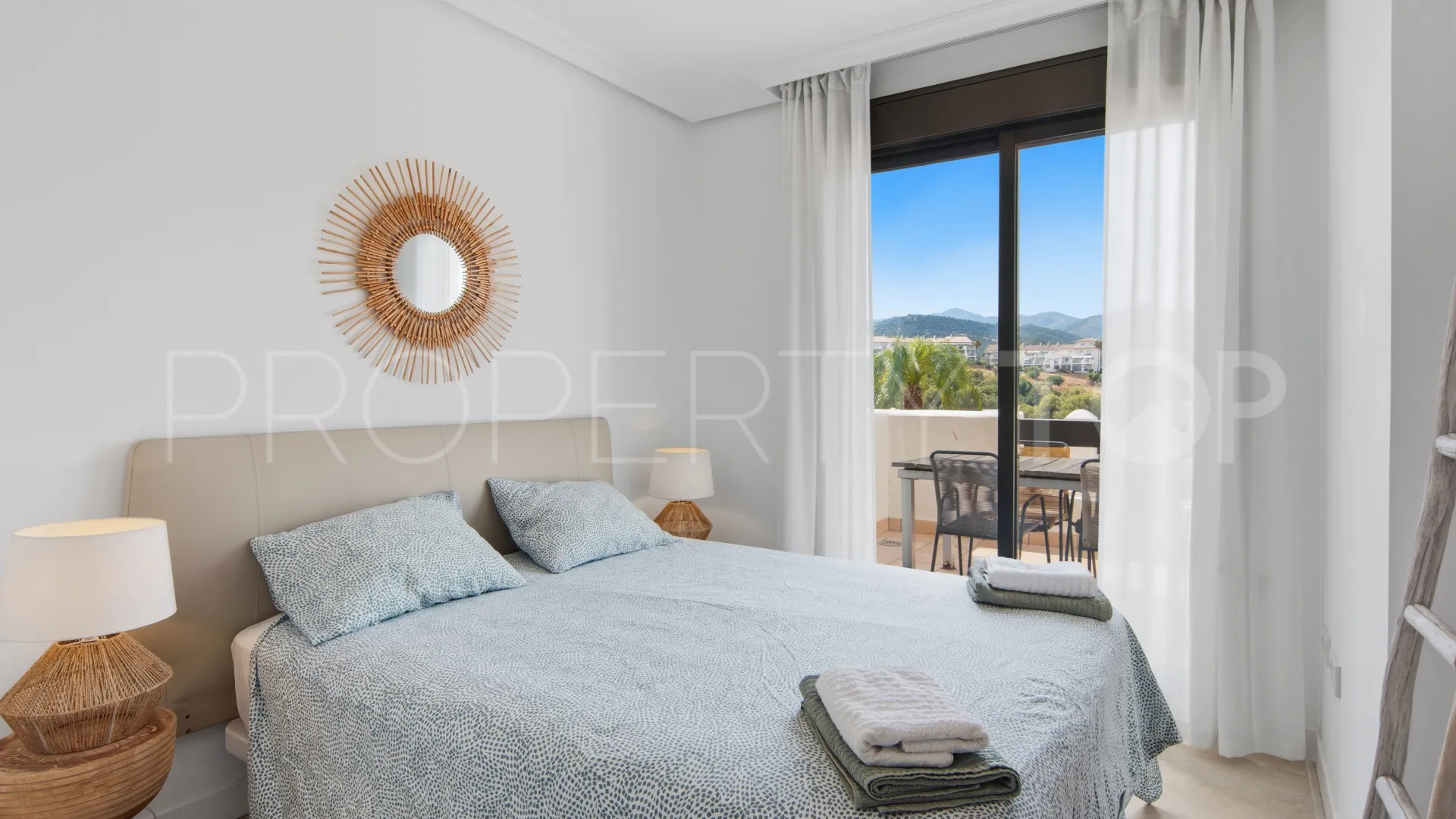 Apartamento planta baja a la venta en Selwo de 2 dormitorios