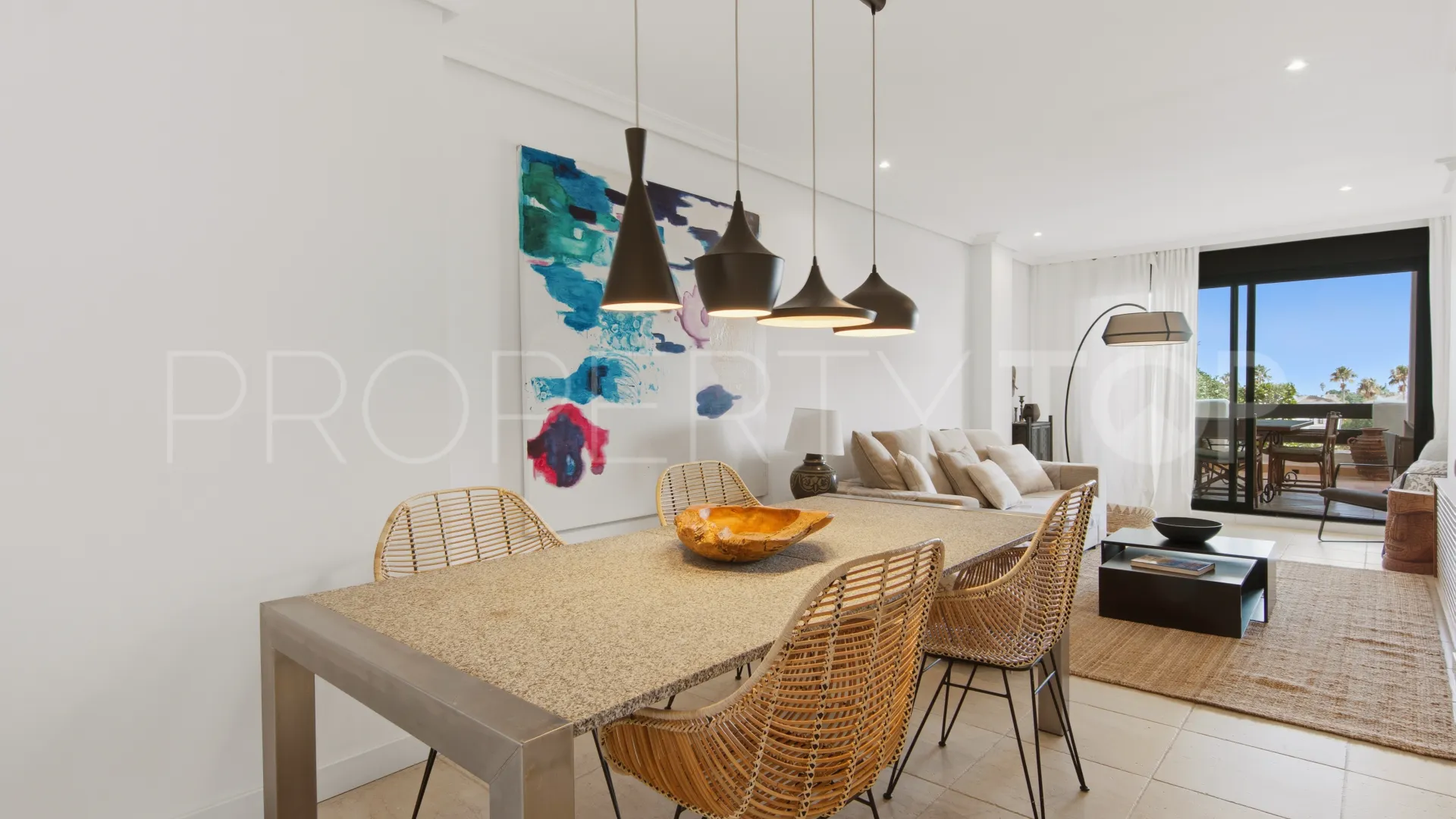 Apartamento planta baja a la venta en Selwo de 2 dormitorios
