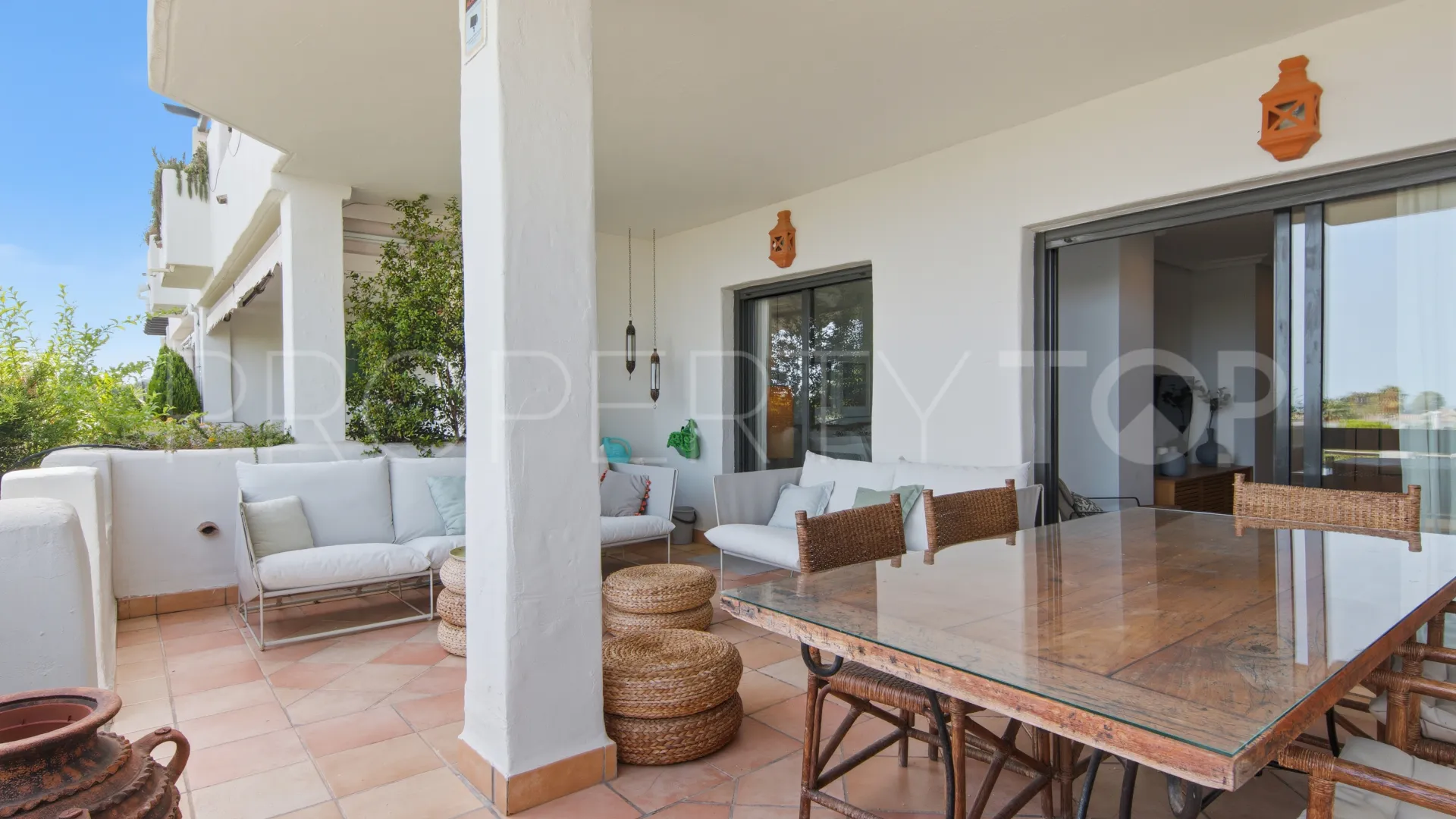 Apartamento planta baja a la venta en Selwo de 2 dormitorios