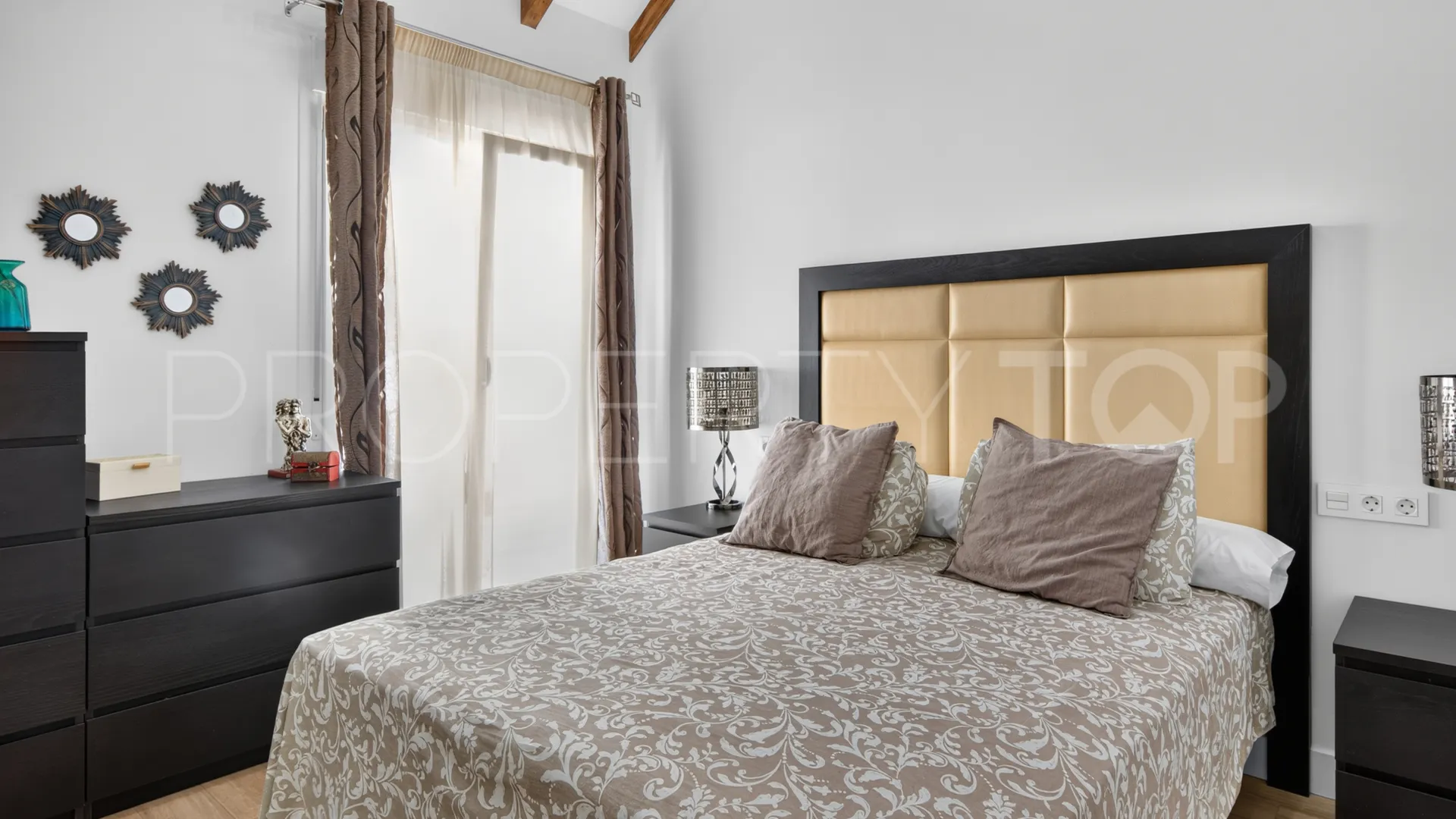 Adosado en venta en Estepona Casco Antiguo