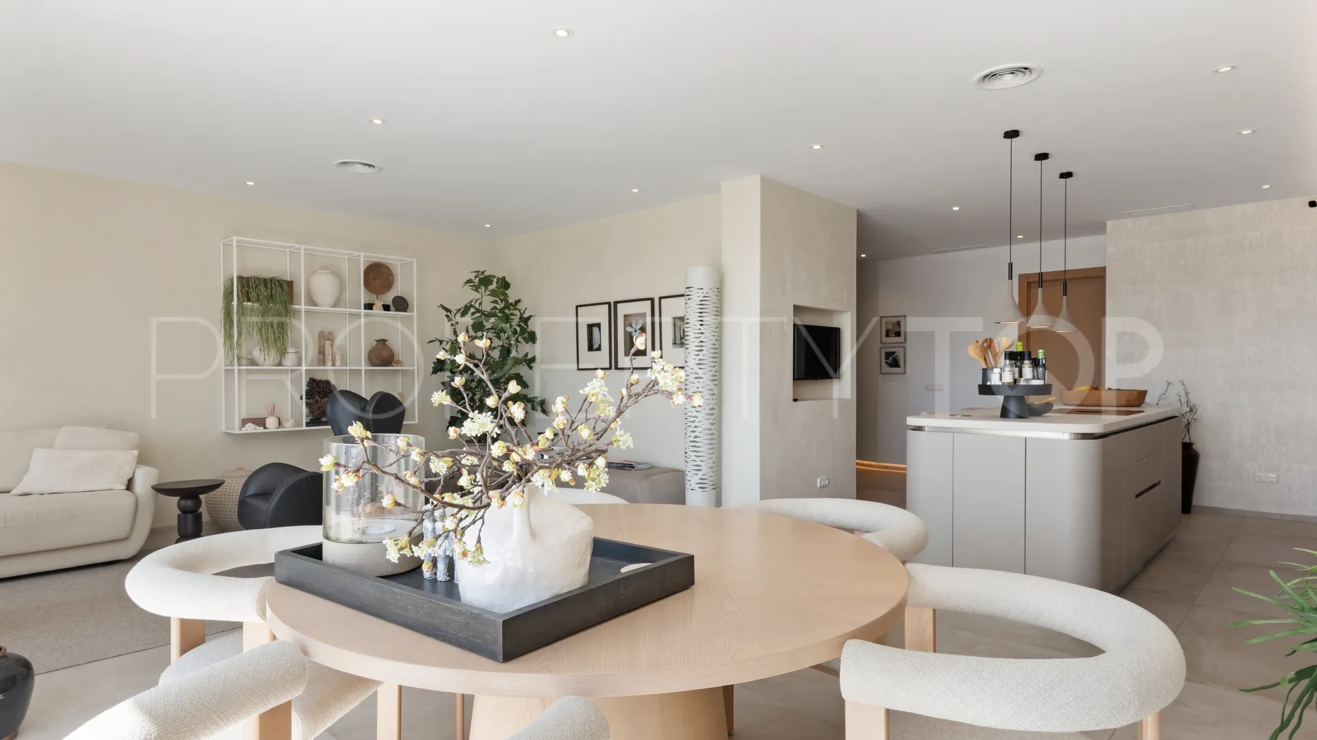 3 bedrooms duplex penthouse for sale in Alcazaba Beach