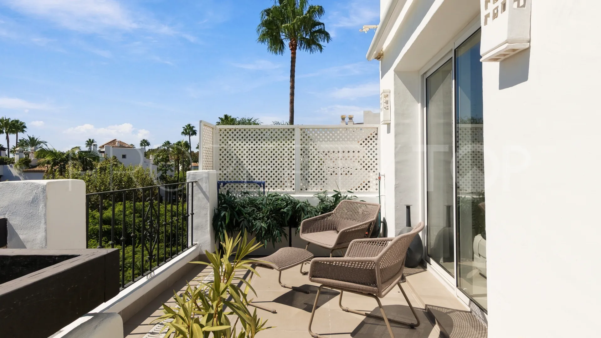 3 bedrooms duplex penthouse for sale in Alcazaba Beach