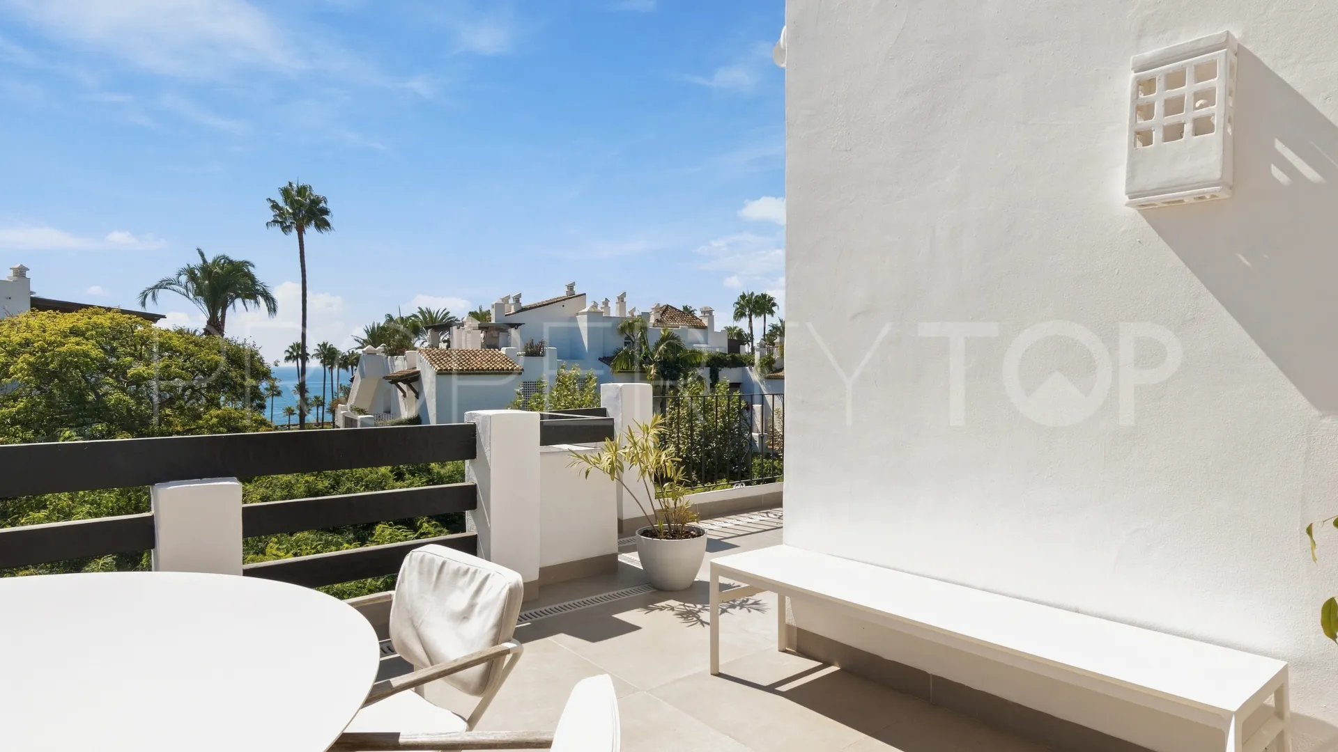 3 bedrooms duplex penthouse for sale in Alcazaba Beach