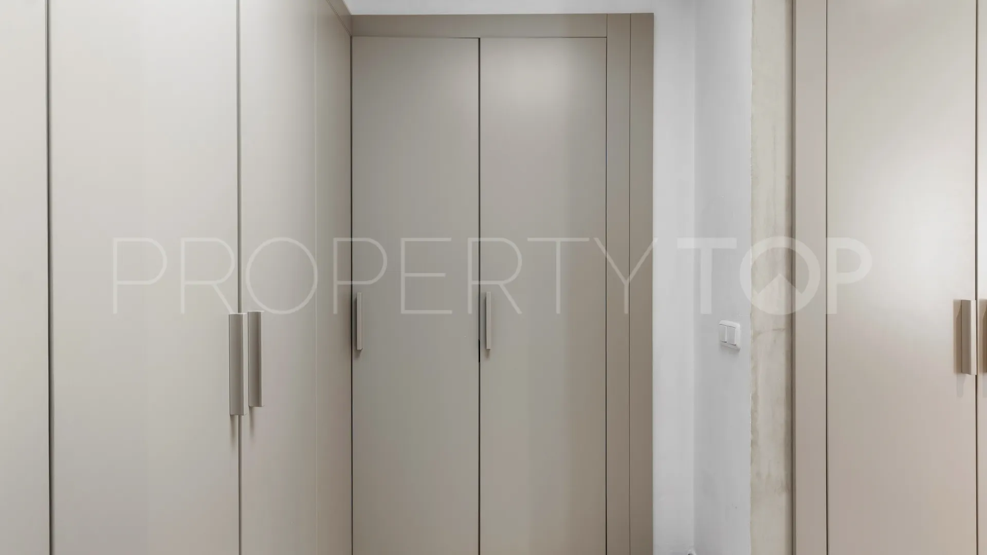 3 bedrooms duplex penthouse for sale in Alcazaba Beach