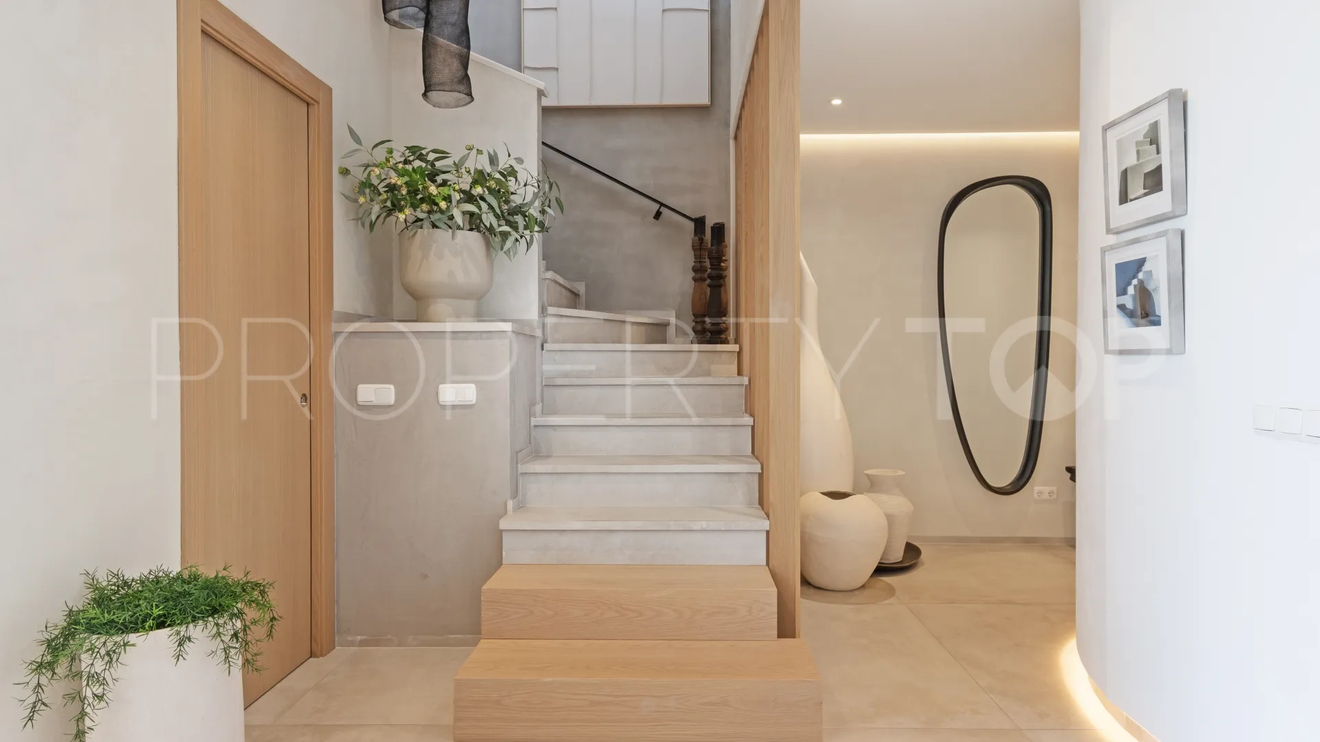 3 bedrooms duplex penthouse for sale in Alcazaba Beach