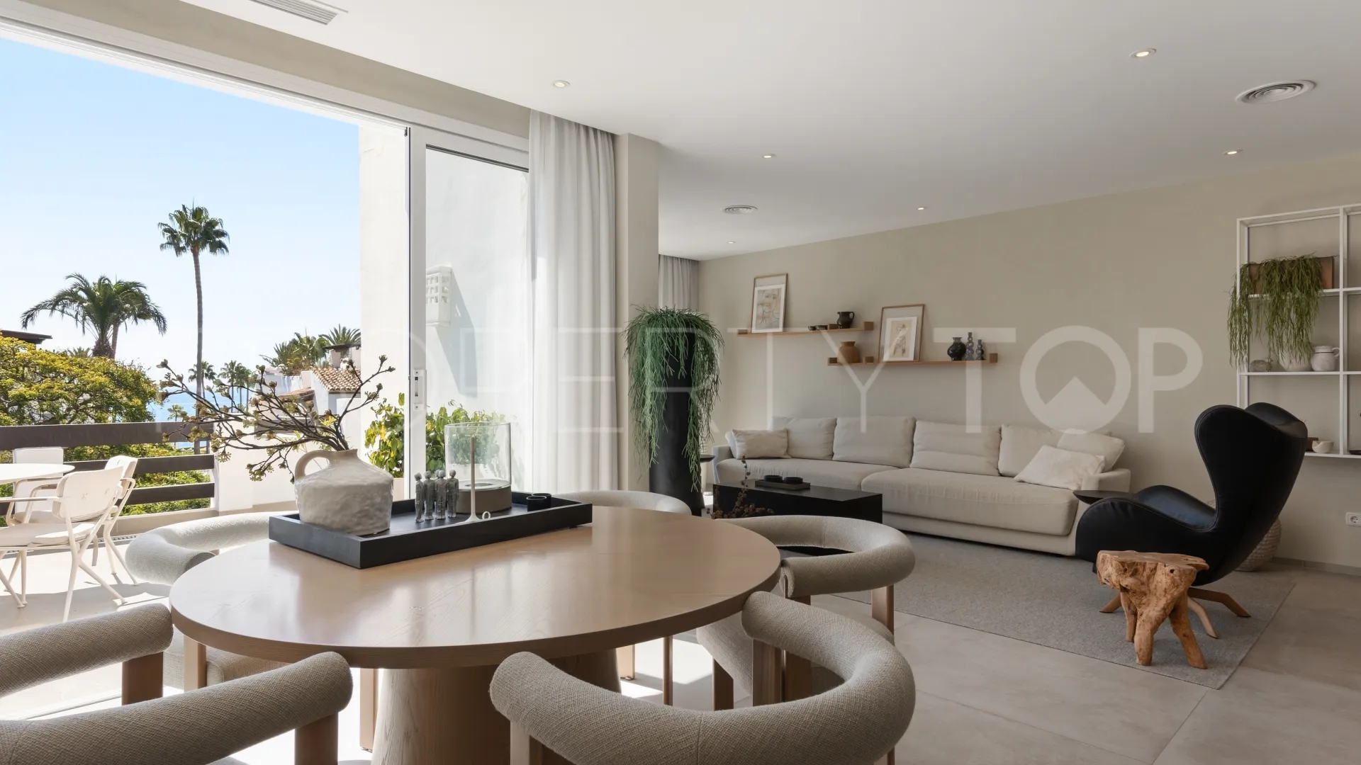 3 bedrooms duplex penthouse for sale in Alcazaba Beach