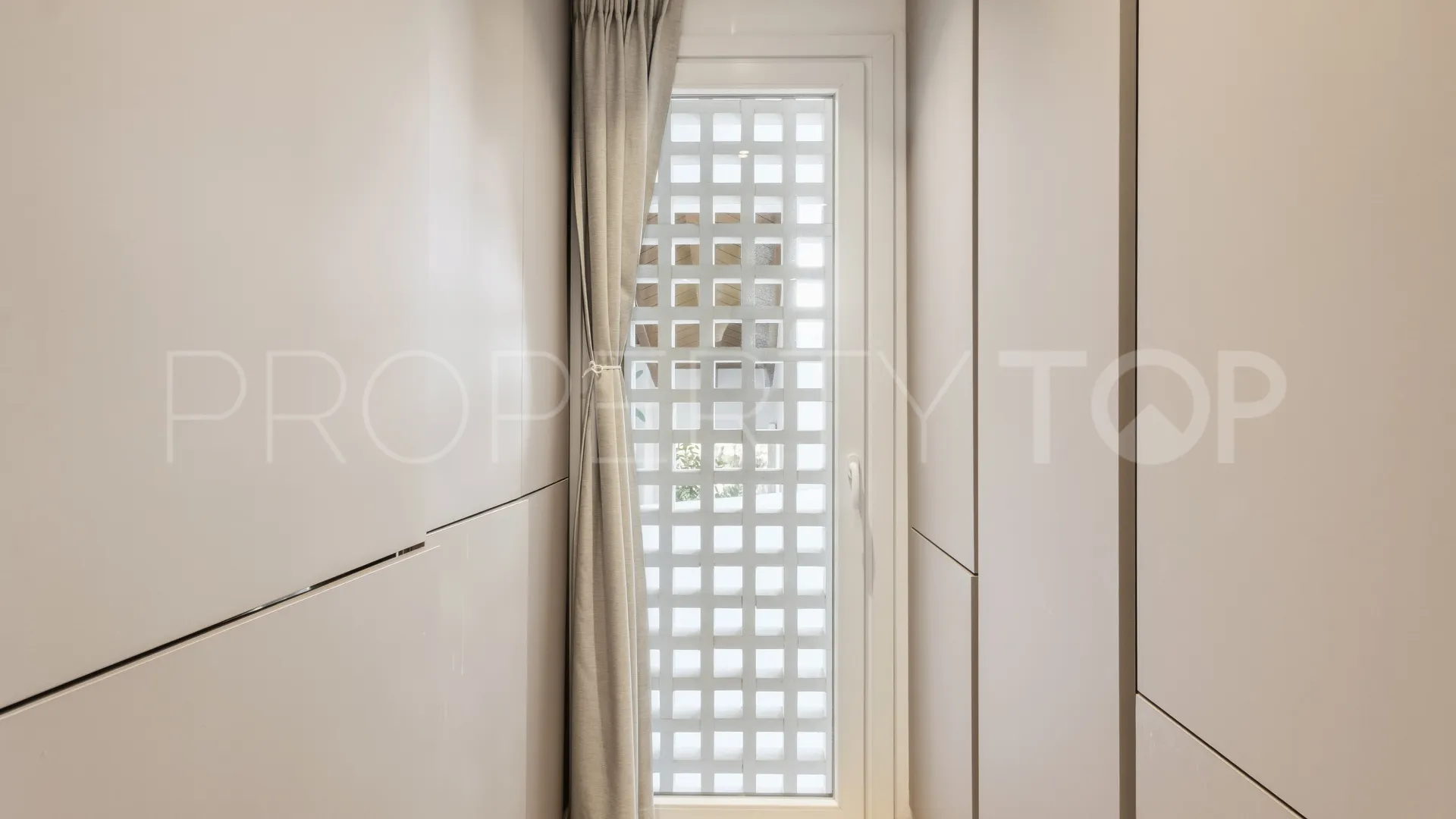 3 bedrooms duplex penthouse for sale in Alcazaba Beach
