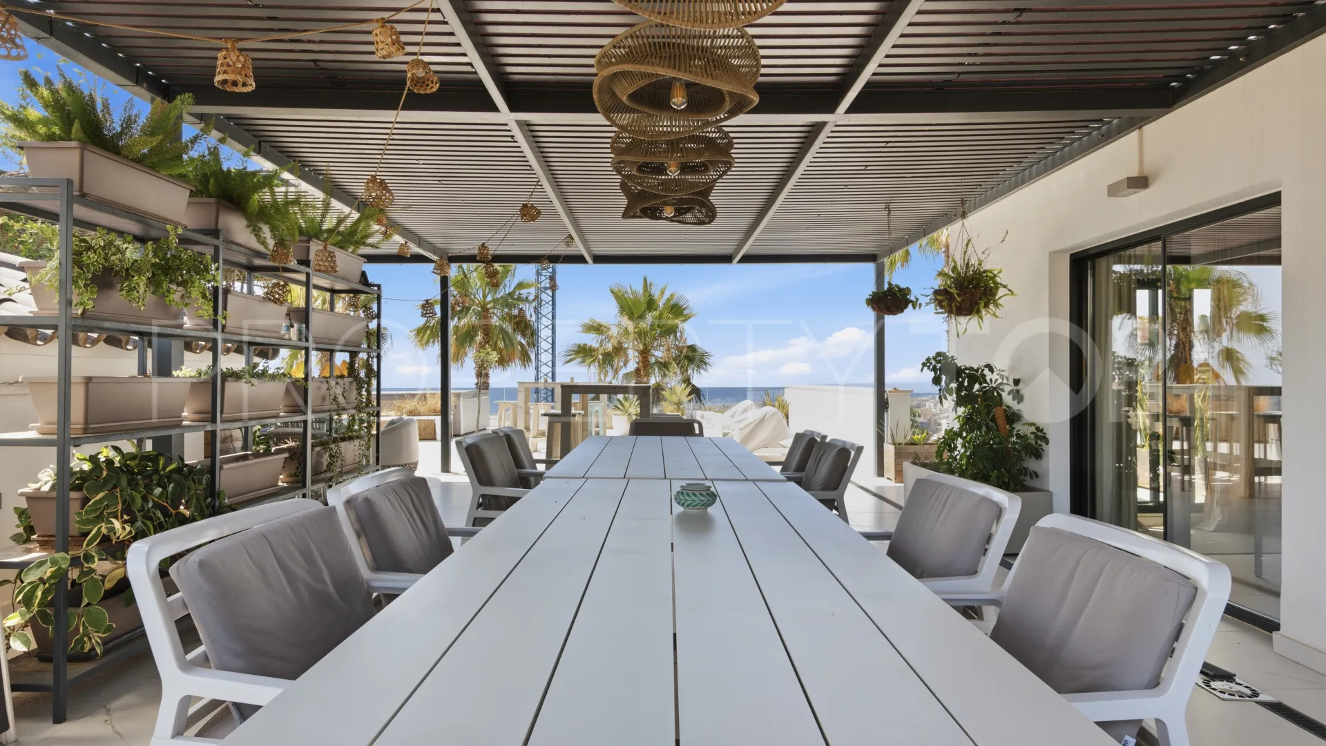 Buy apartment with 4 bedrooms in Mirador de Estepona Hills