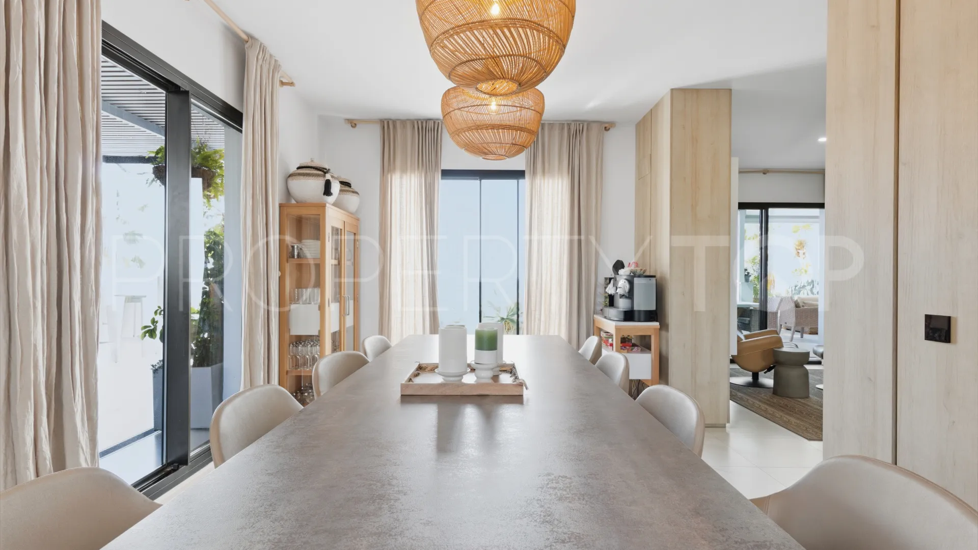 Buy apartment with 4 bedrooms in Mirador de Estepona Hills