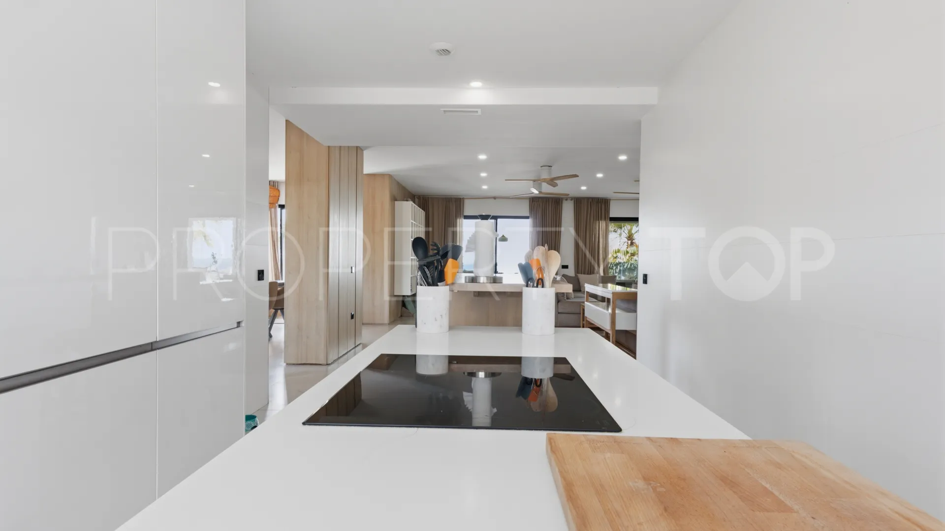 Buy apartment with 4 bedrooms in Mirador de Estepona Hills