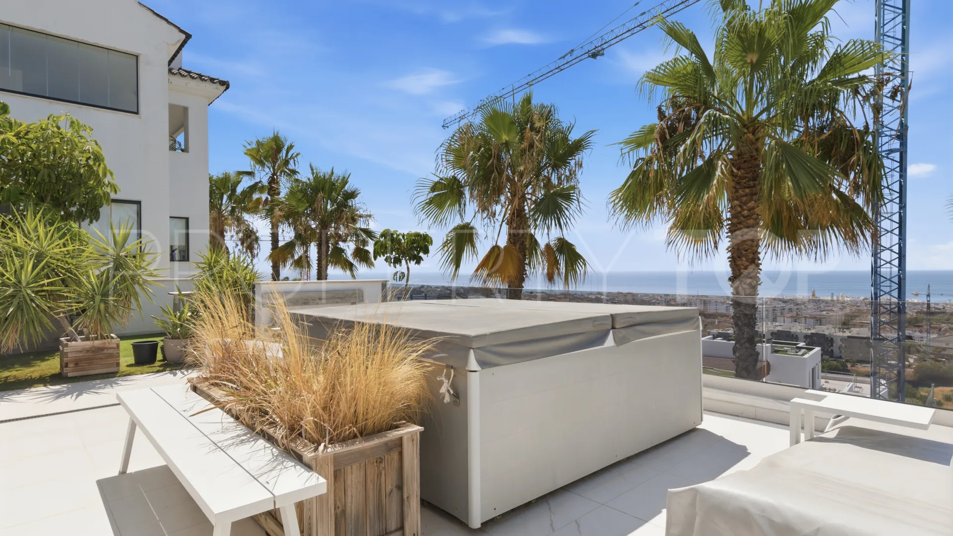 Buy apartment with 4 bedrooms in Mirador de Estepona Hills
