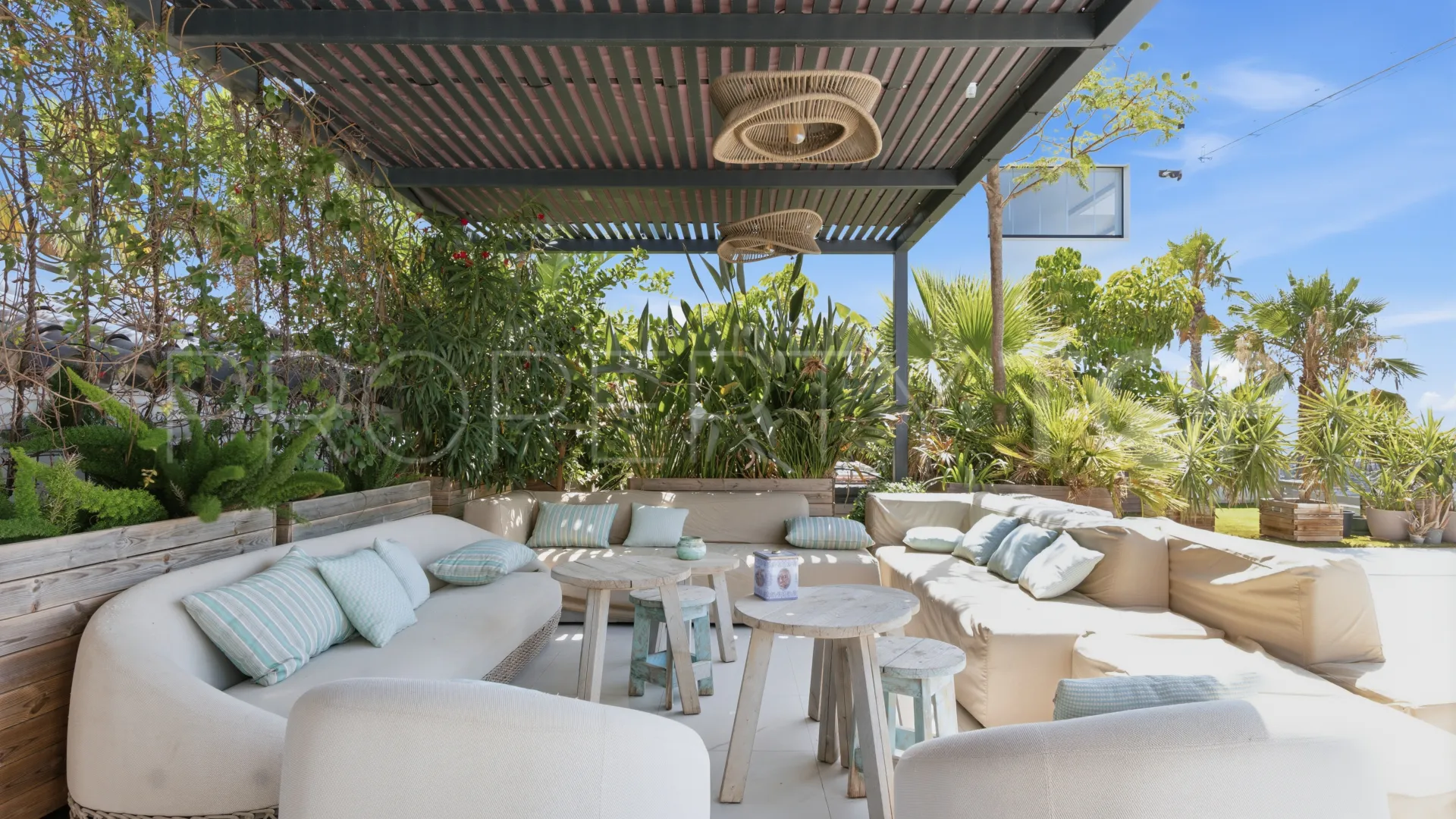 Buy apartment with 4 bedrooms in Mirador de Estepona Hills