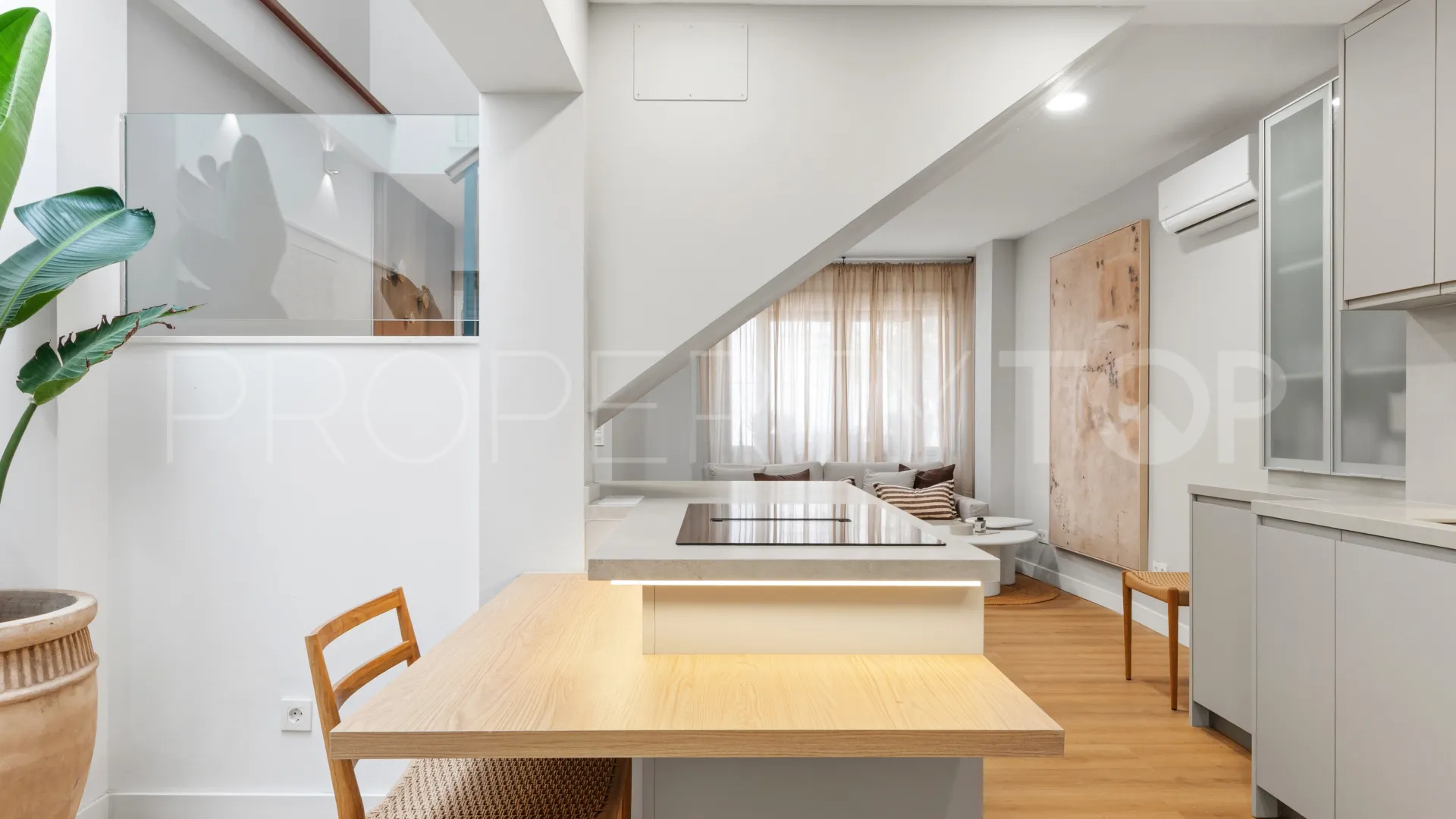 For sale town house in Estepona Old Town with 2 bedrooms