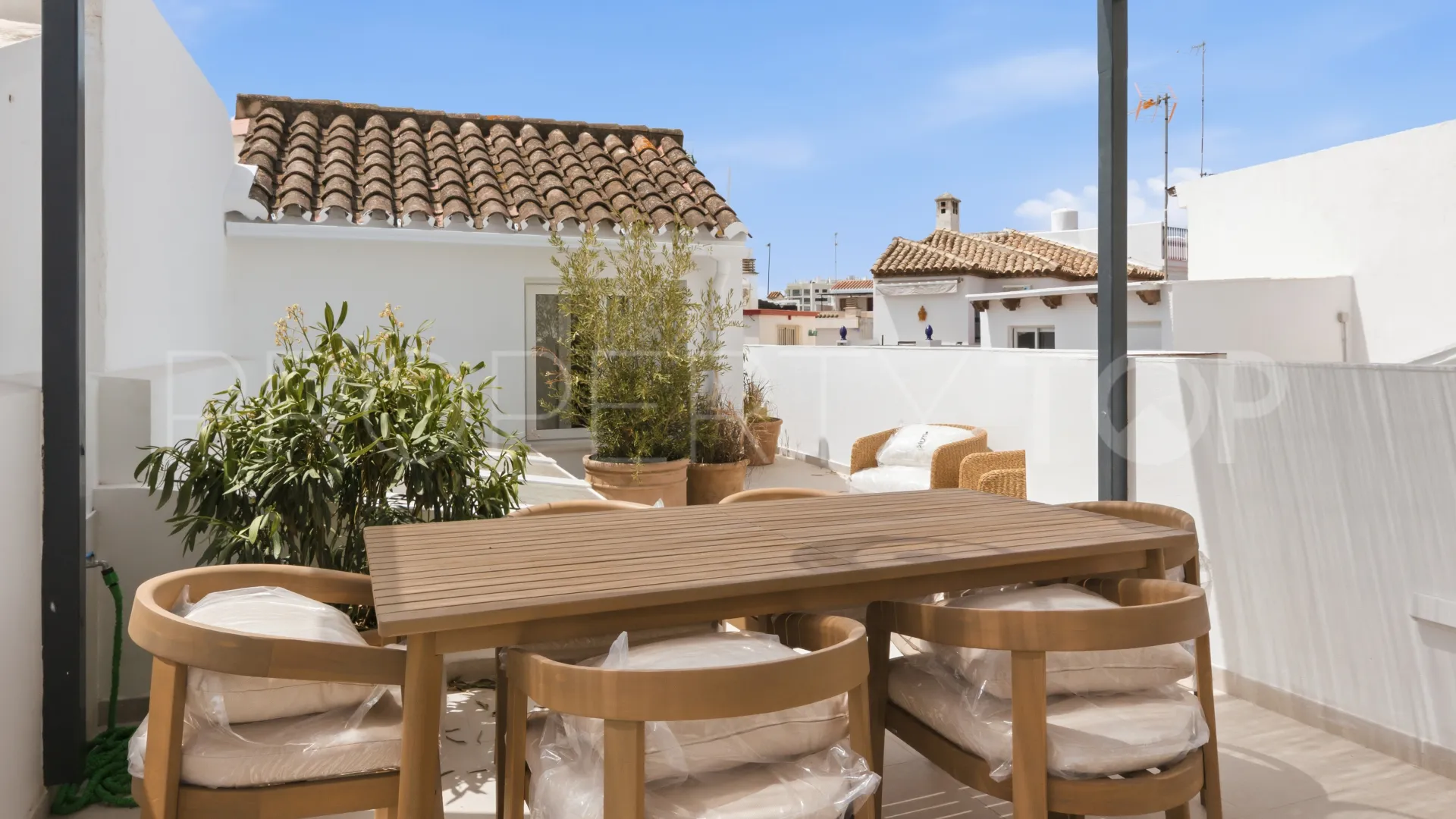 For sale town house in Estepona Old Town with 2 bedrooms
