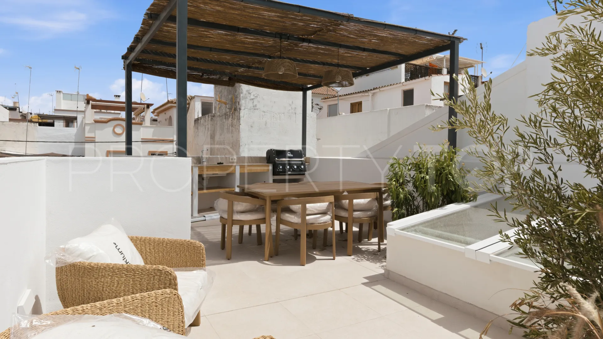 For sale town house in Estepona Old Town with 2 bedrooms