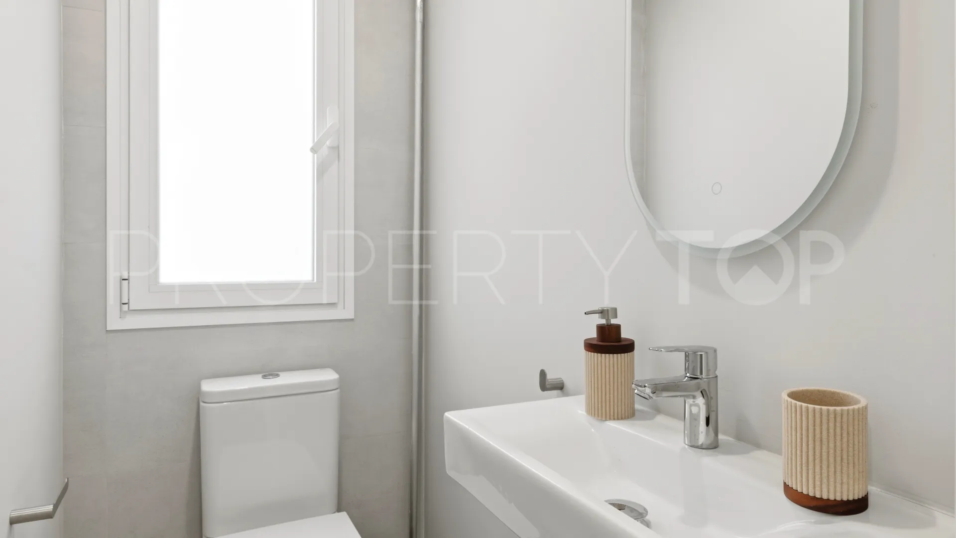 For sale town house in Estepona Old Town with 2 bedrooms