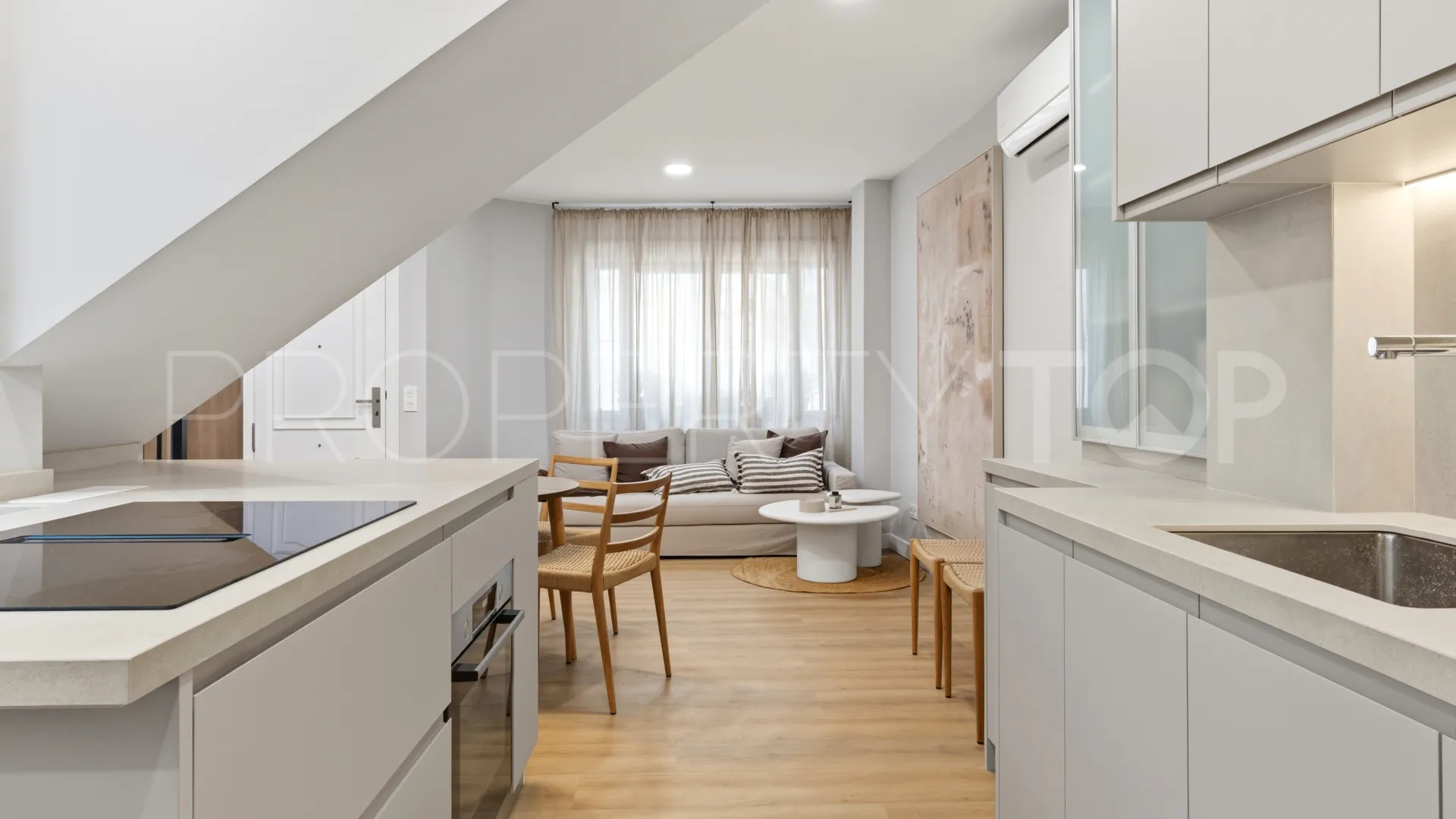 For sale town house in Estepona Old Town with 2 bedrooms