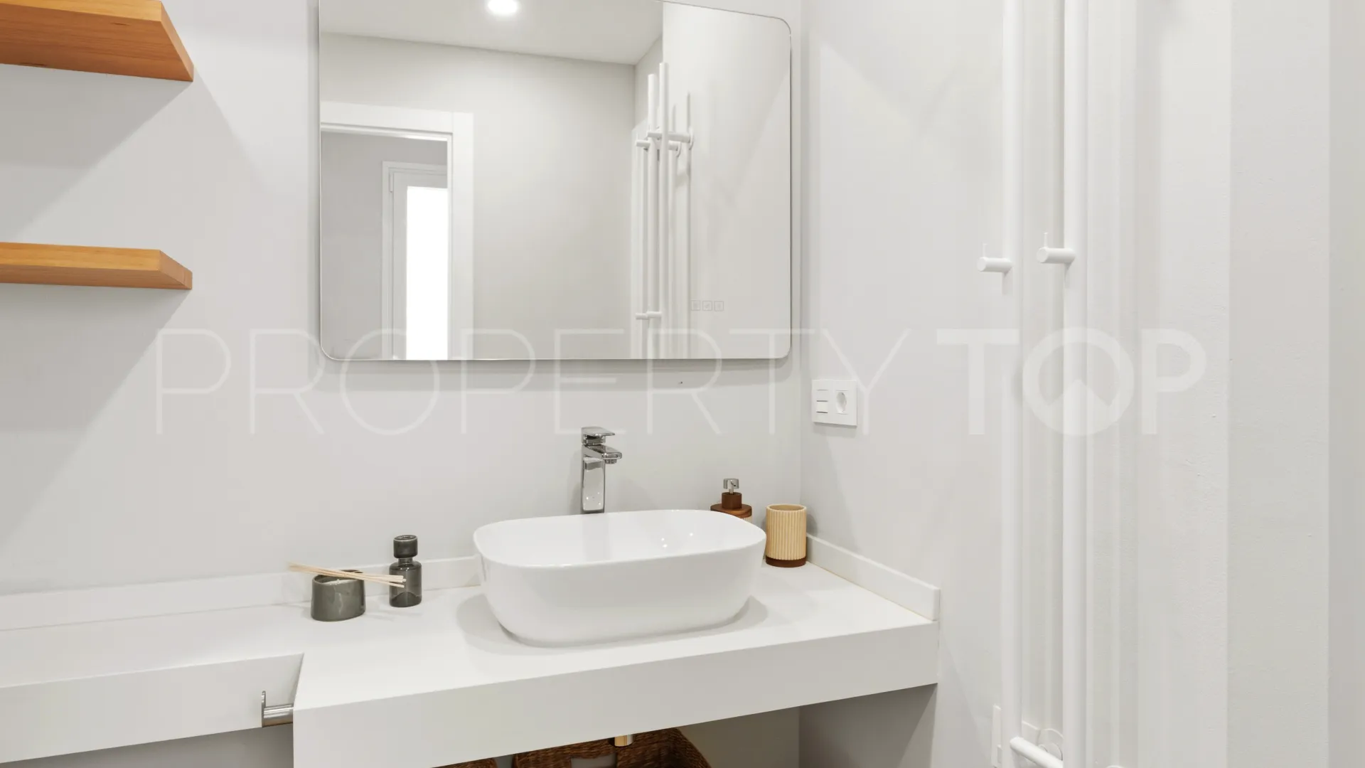 For sale town house in Estepona Old Town with 2 bedrooms