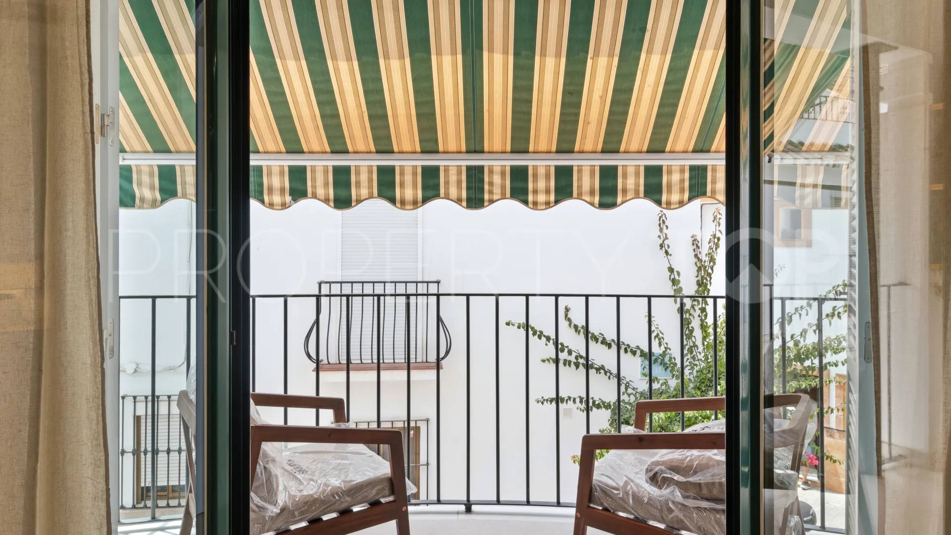 For sale town house in Estepona Old Town with 2 bedrooms