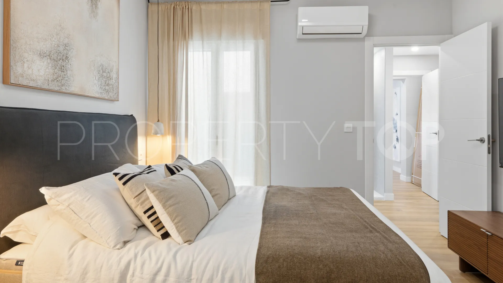 For sale town house in Estepona Old Town with 2 bedrooms