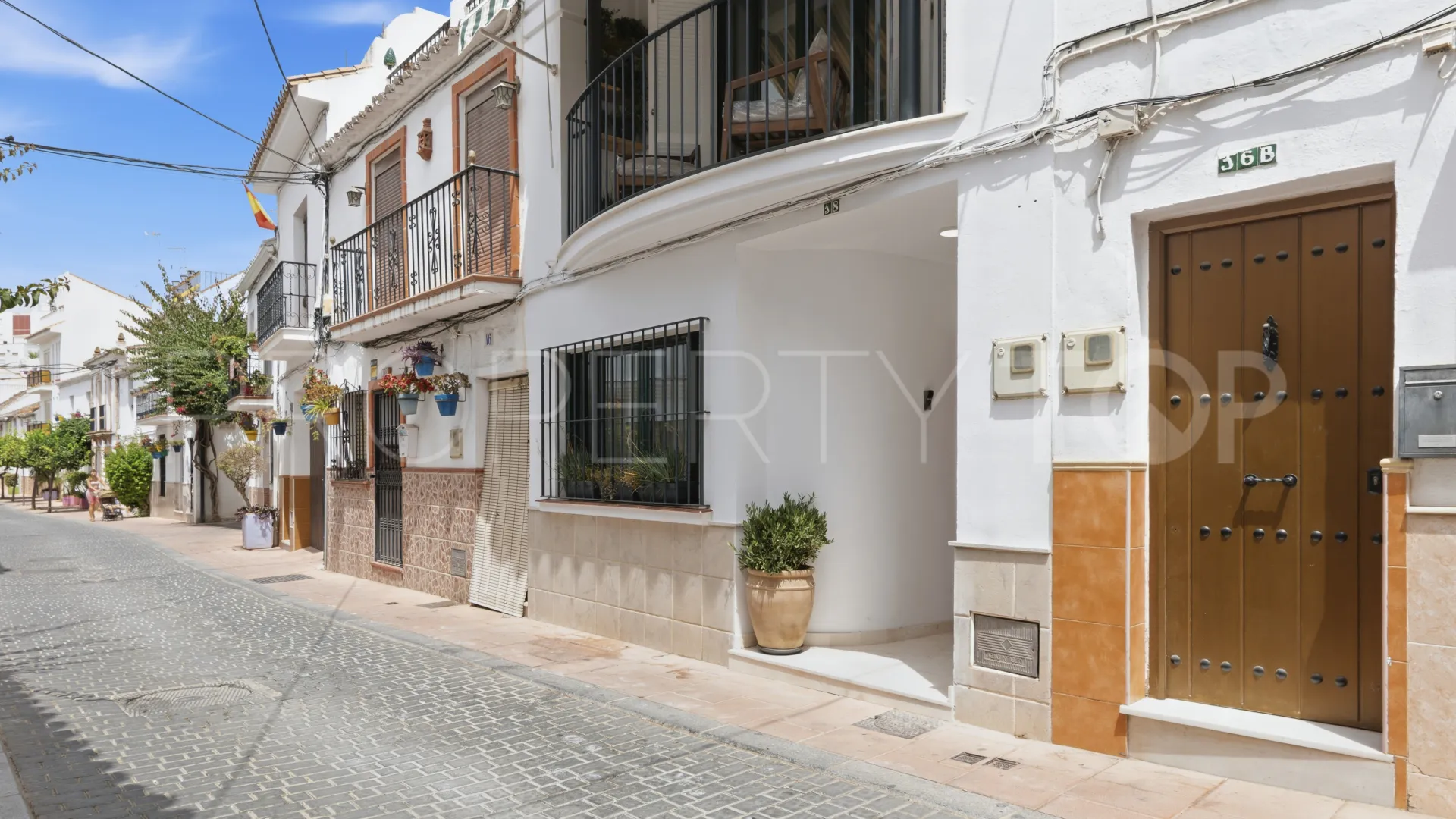 For sale town house in Estepona Old Town with 2 bedrooms