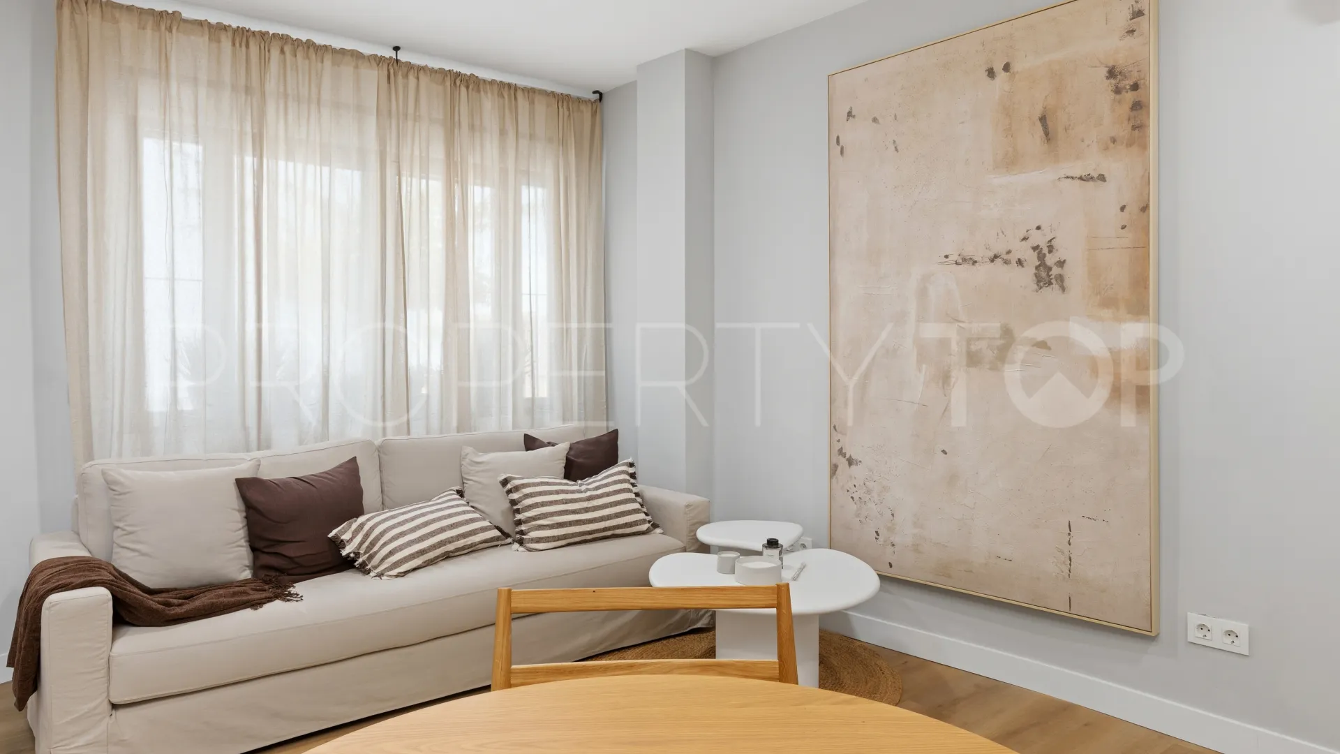 For sale town house in Estepona Old Town with 2 bedrooms