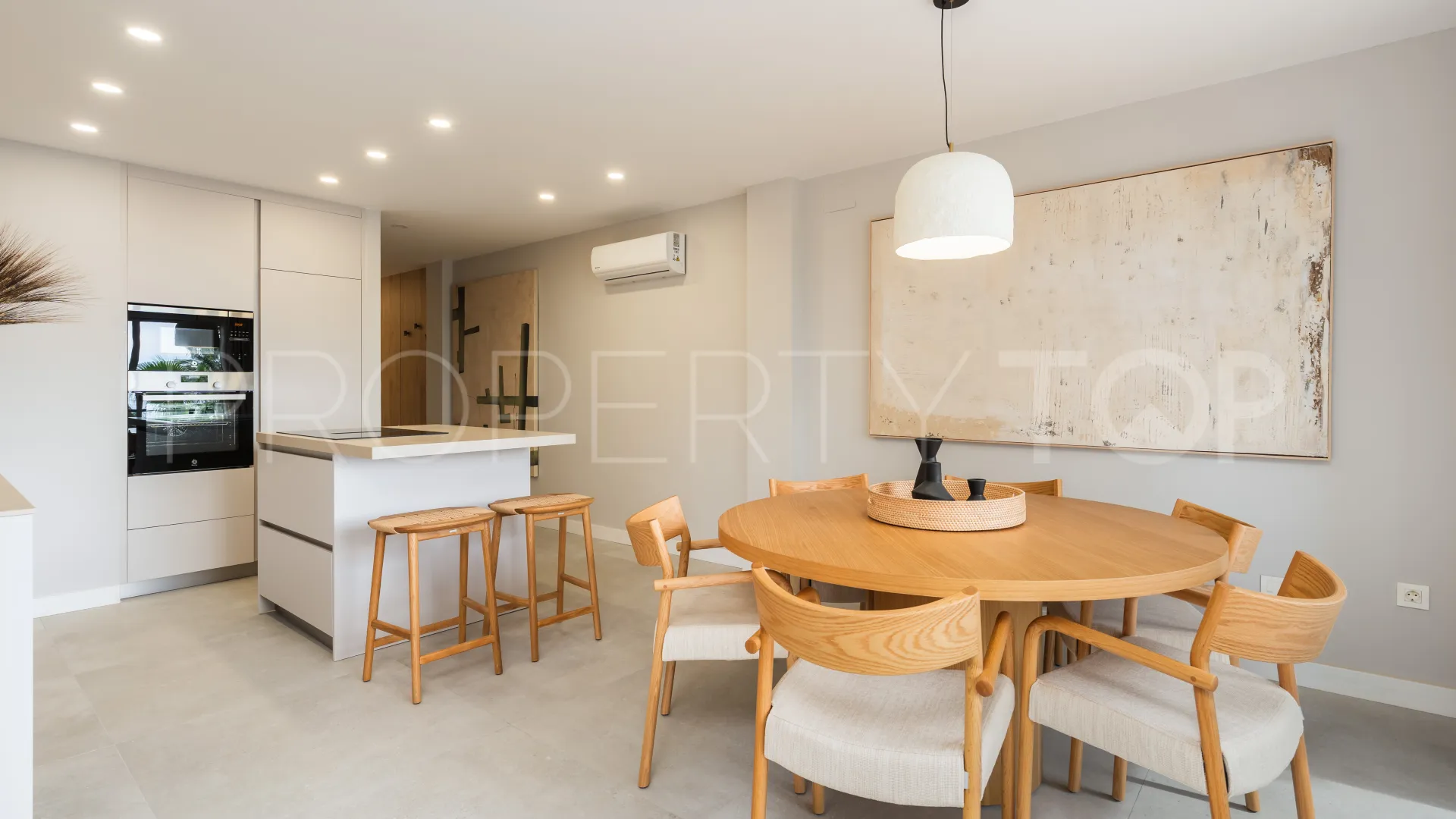 Apartment with 2 bedrooms for sale in Estepona Centre