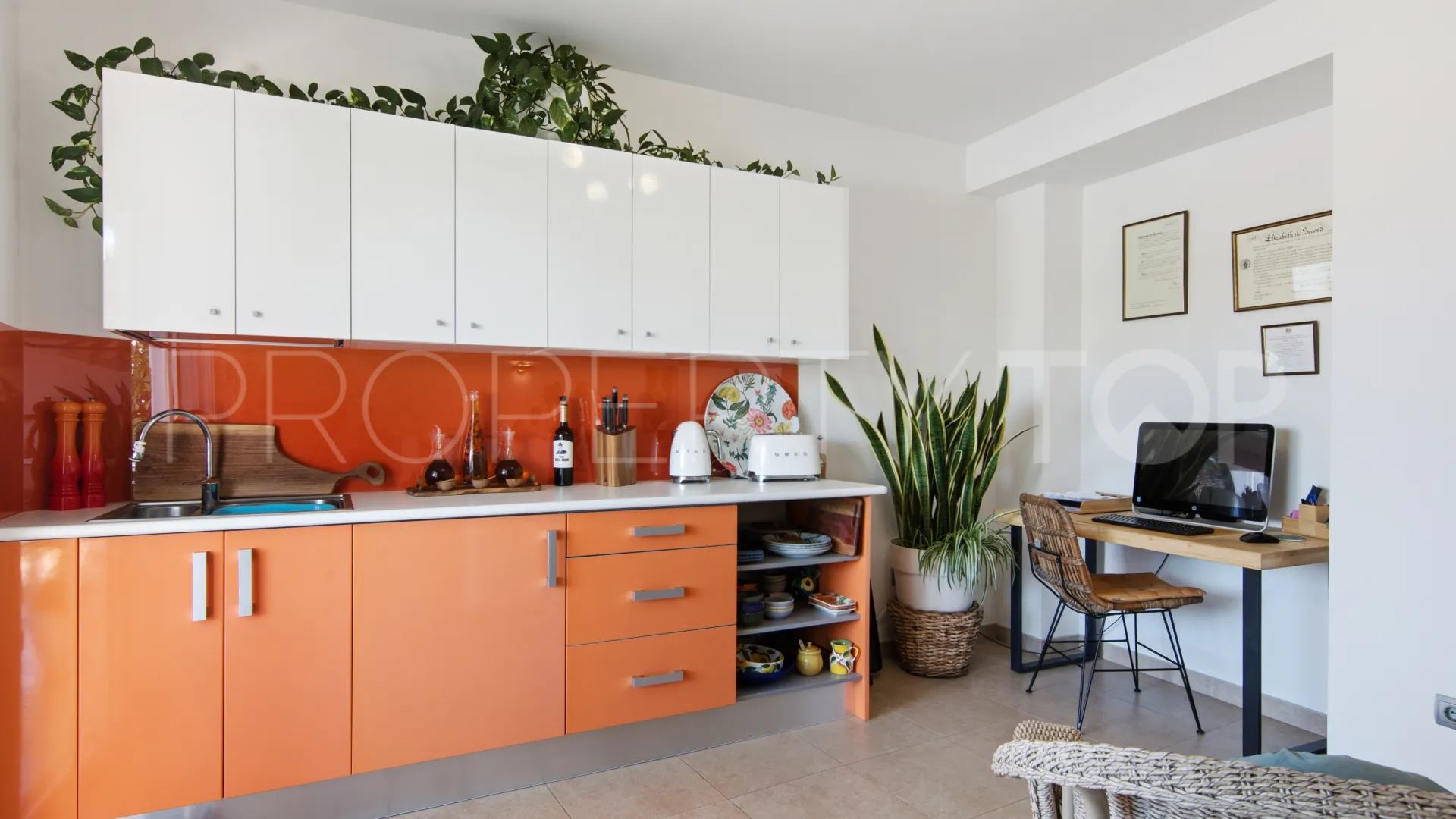 Adosado a la venta de 3 dormitorios en Estepona Casco Antiguo