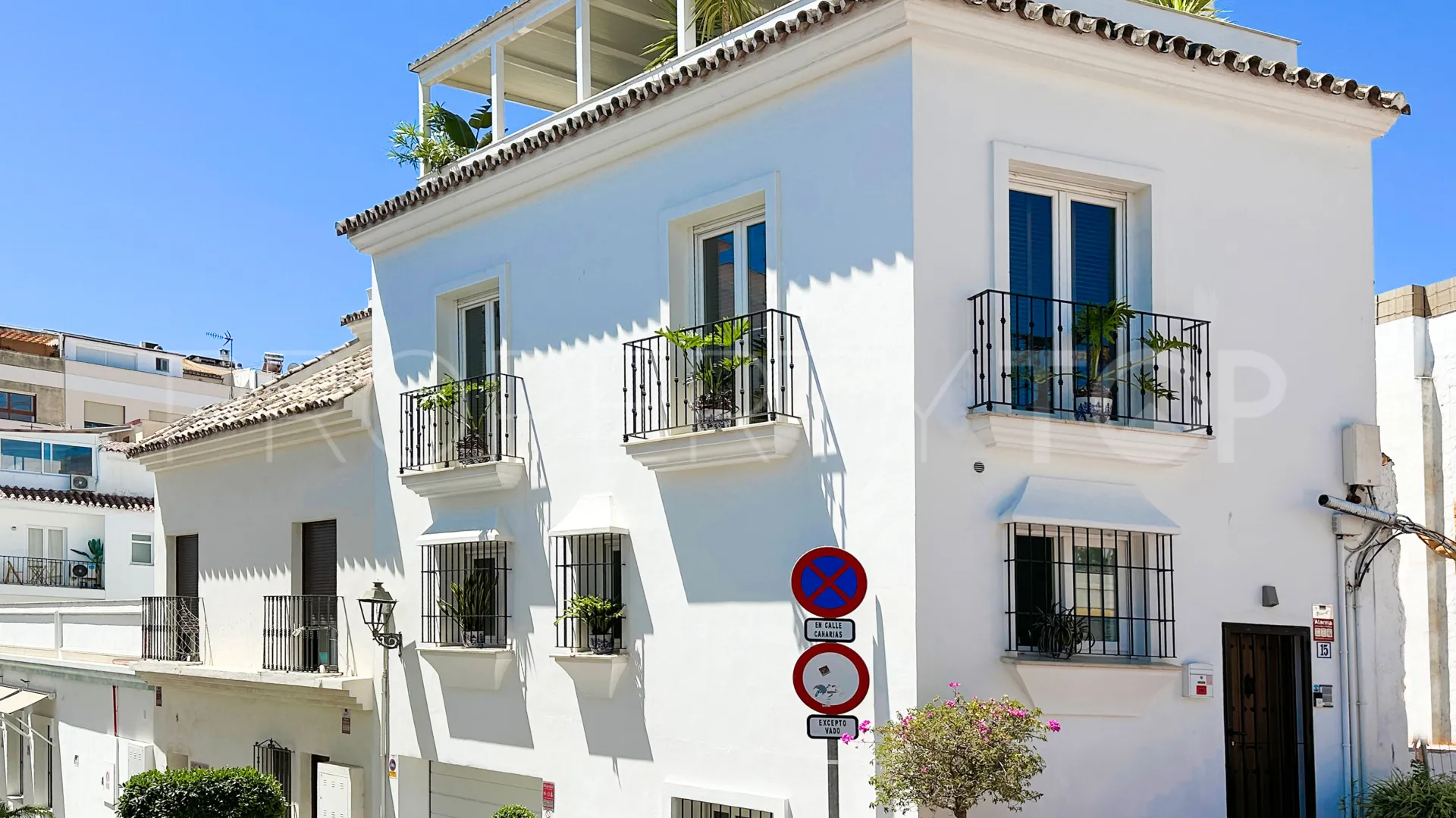 Adosado a la venta de 3 dormitorios en Estepona Casco Antiguo