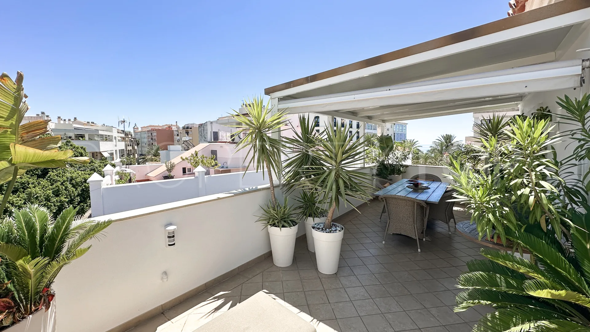Adosado a la venta de 3 dormitorios en Estepona Casco Antiguo