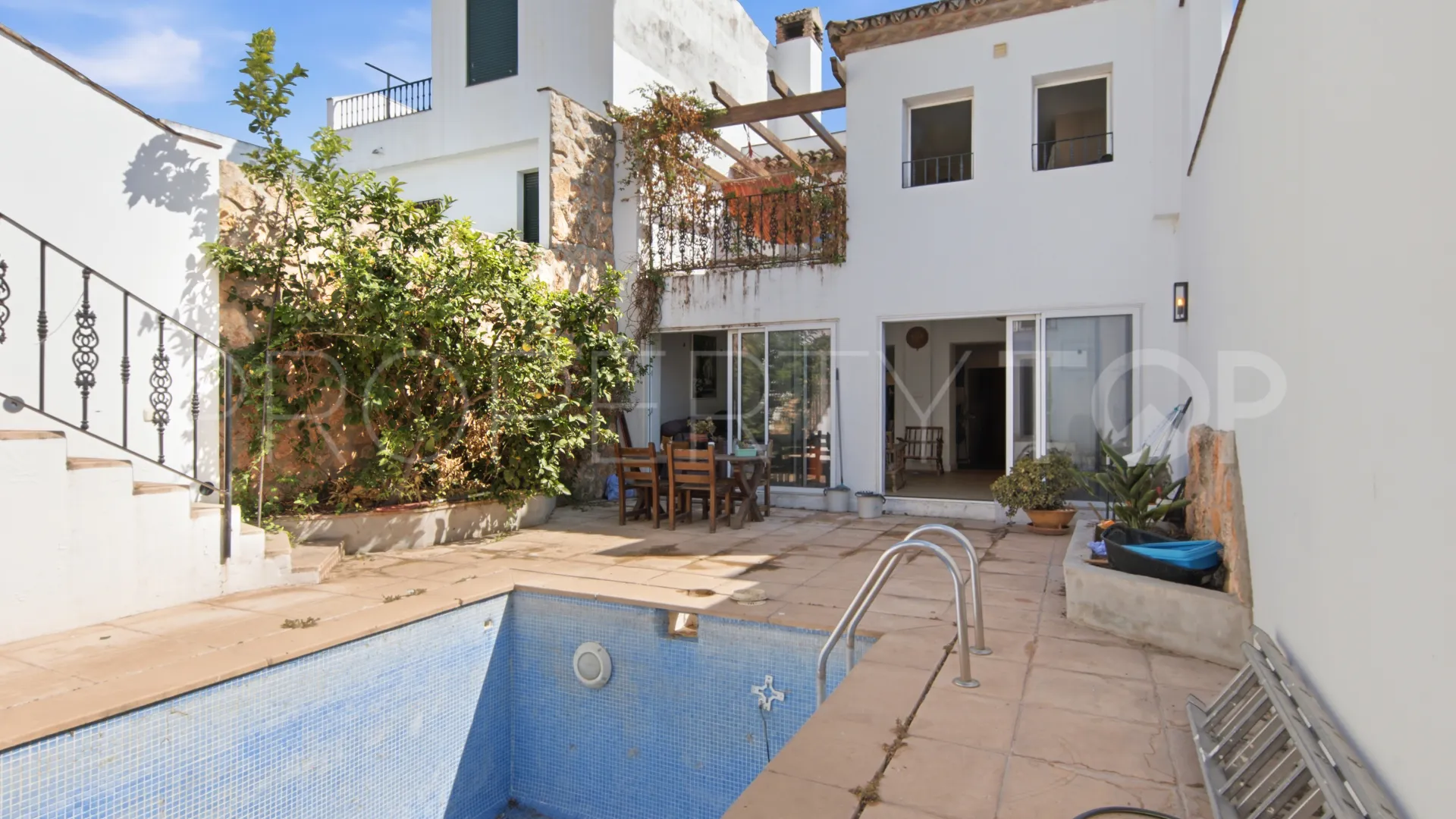 Se vende adosado en Estepona Casco Antiguo con 4 dormitorios