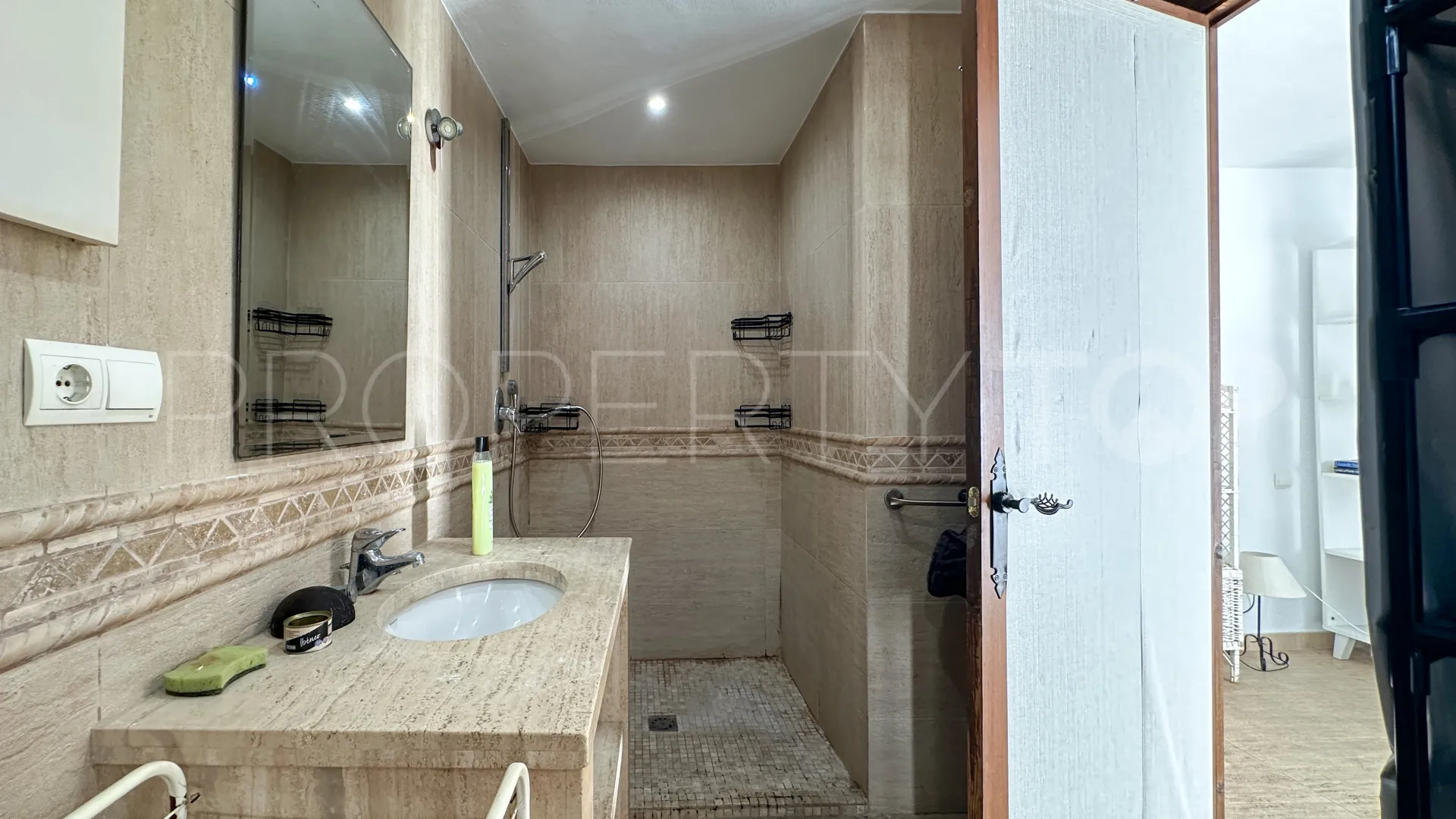 Se vende adosado en Estepona Casco Antiguo con 4 dormitorios