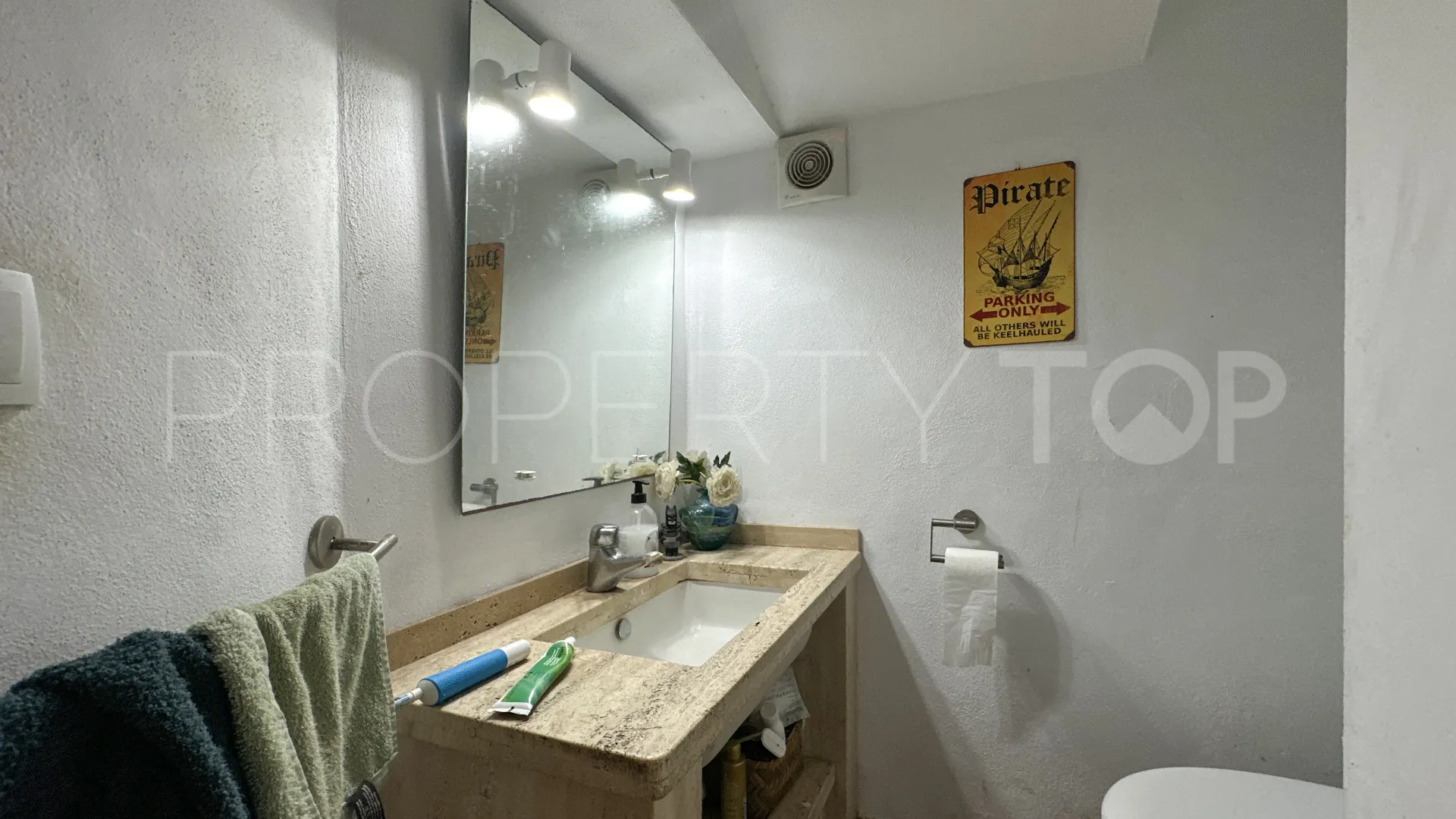 Se vende adosado en Estepona Casco Antiguo con 4 dormitorios