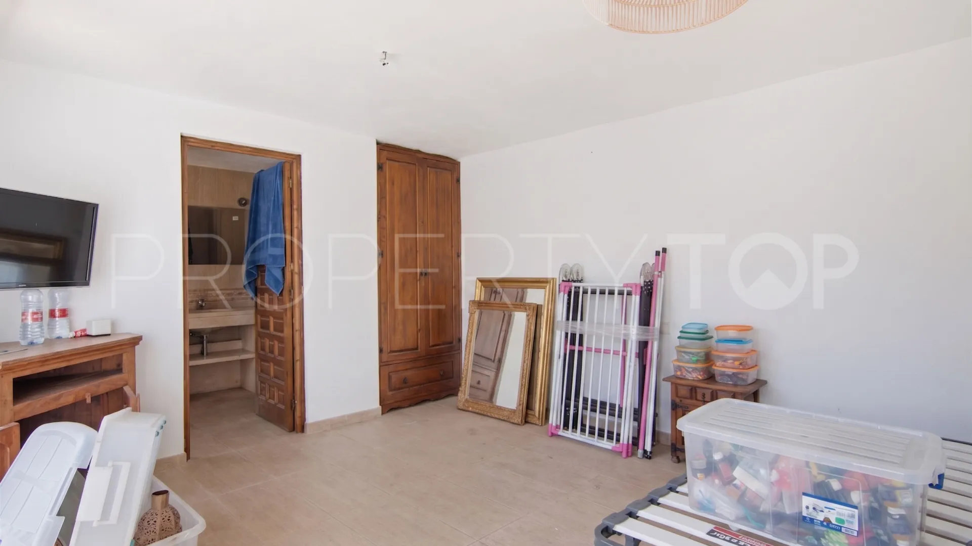 Se vende adosado en Estepona Casco Antiguo con 4 dormitorios
