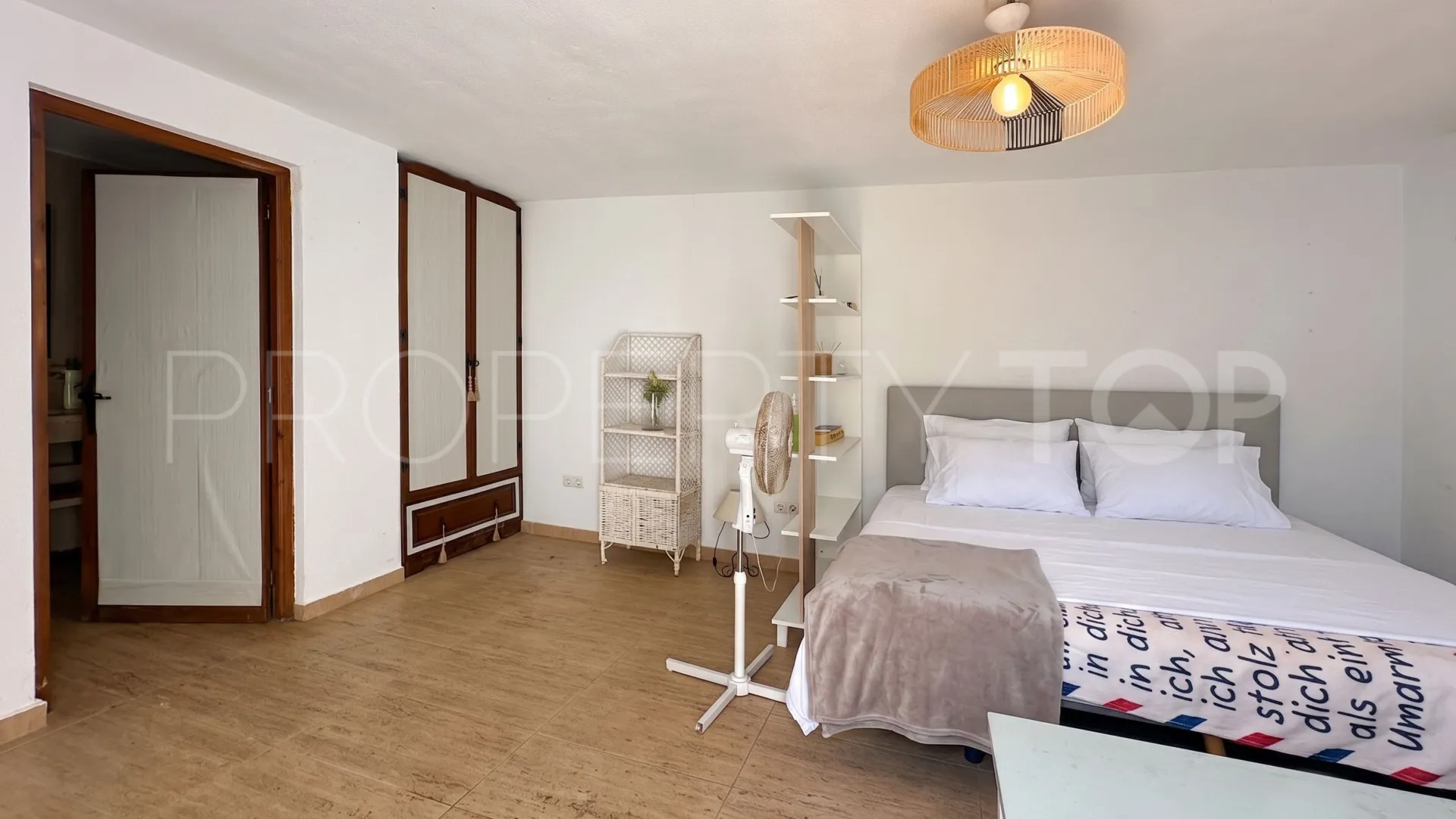 Se vende adosado en Estepona Casco Antiguo con 4 dormitorios