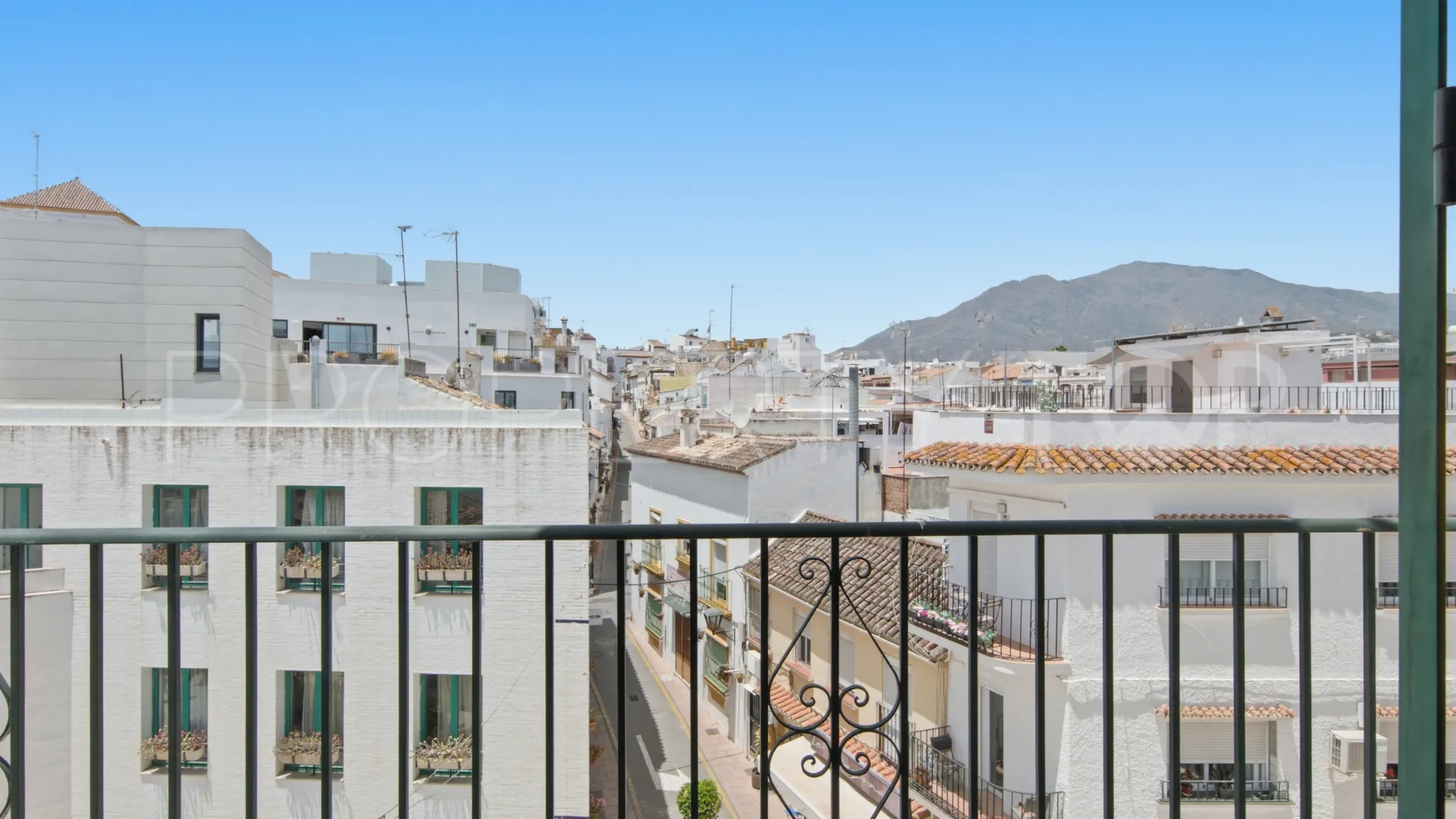 Apartamento en venta con 2 dormitorios en Estepona Casco Antiguo