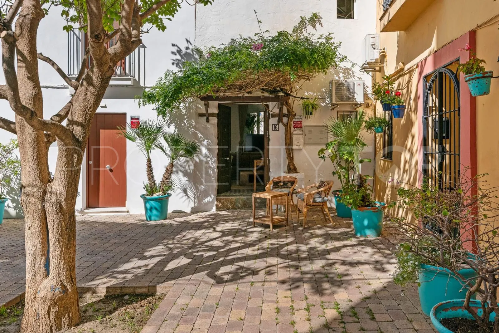 Adosado de 2 dormitorios en venta en Estepona Casco Antiguo