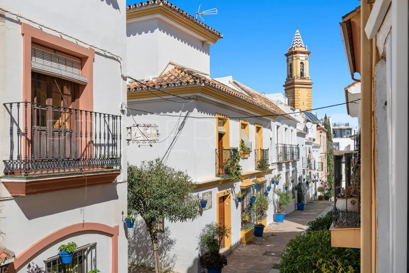 Adosado de 2 dormitorios en venta en Estepona Casco Antiguo