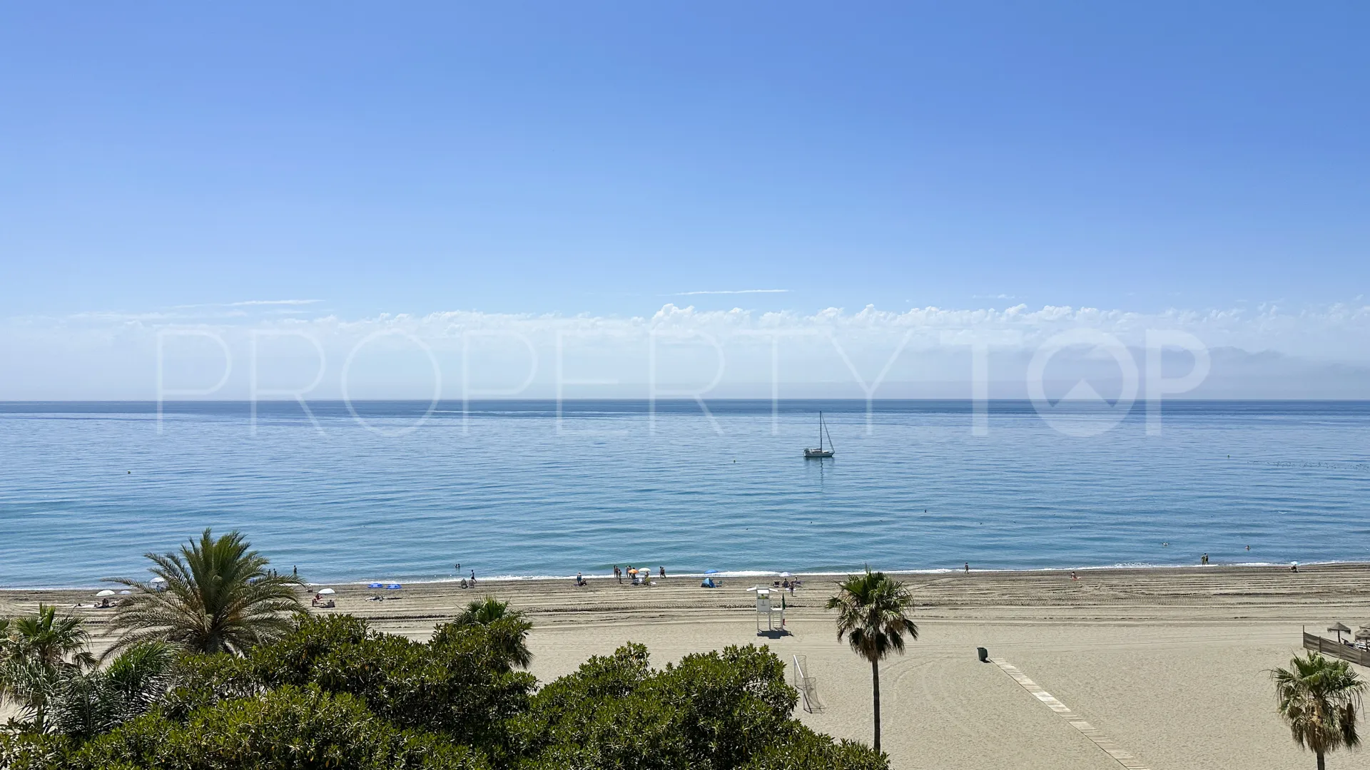 Apartment for sale in Estepona Centre with 3 bedrooms