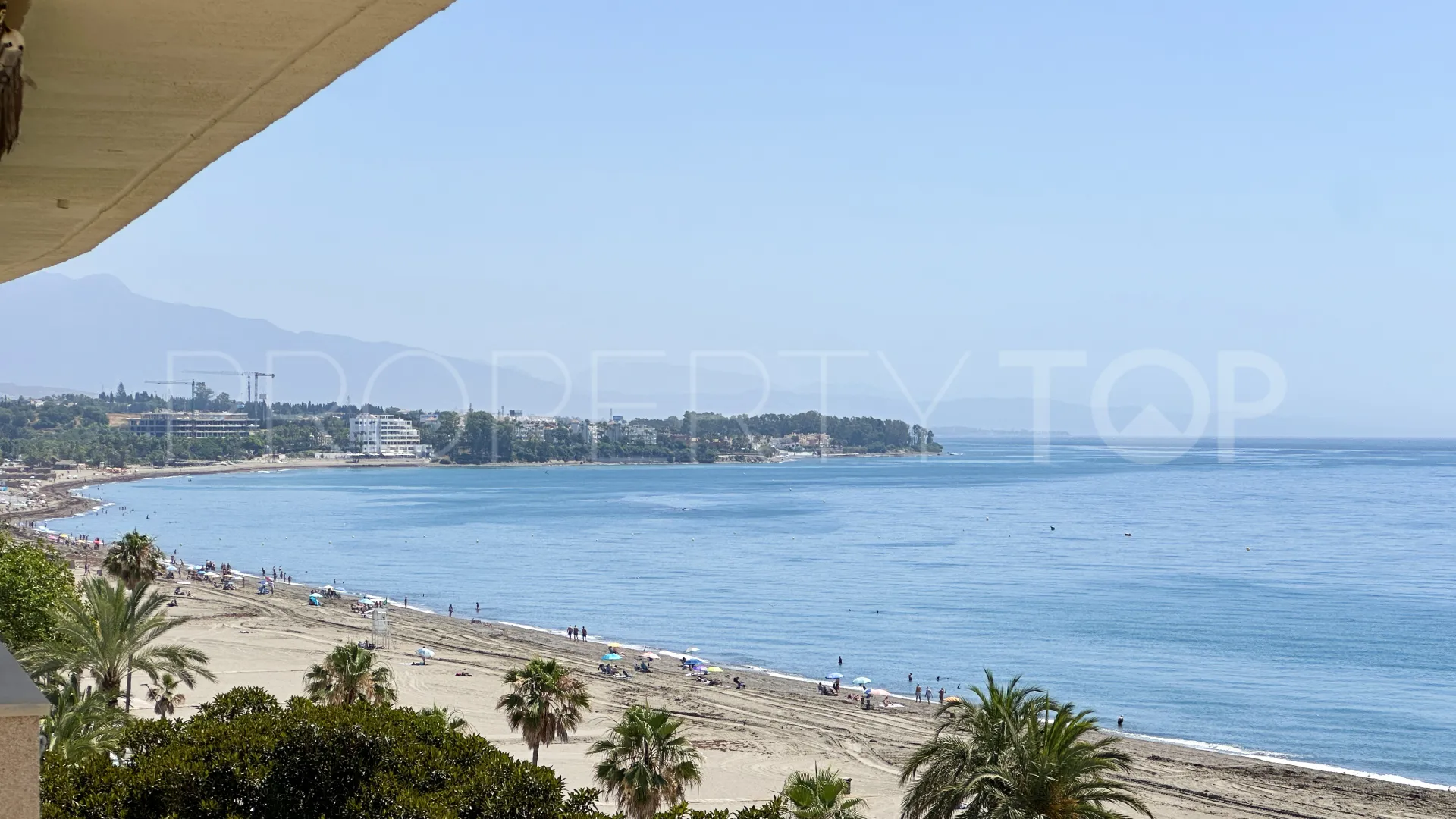Apartment for sale in Estepona Centre with 3 bedrooms
