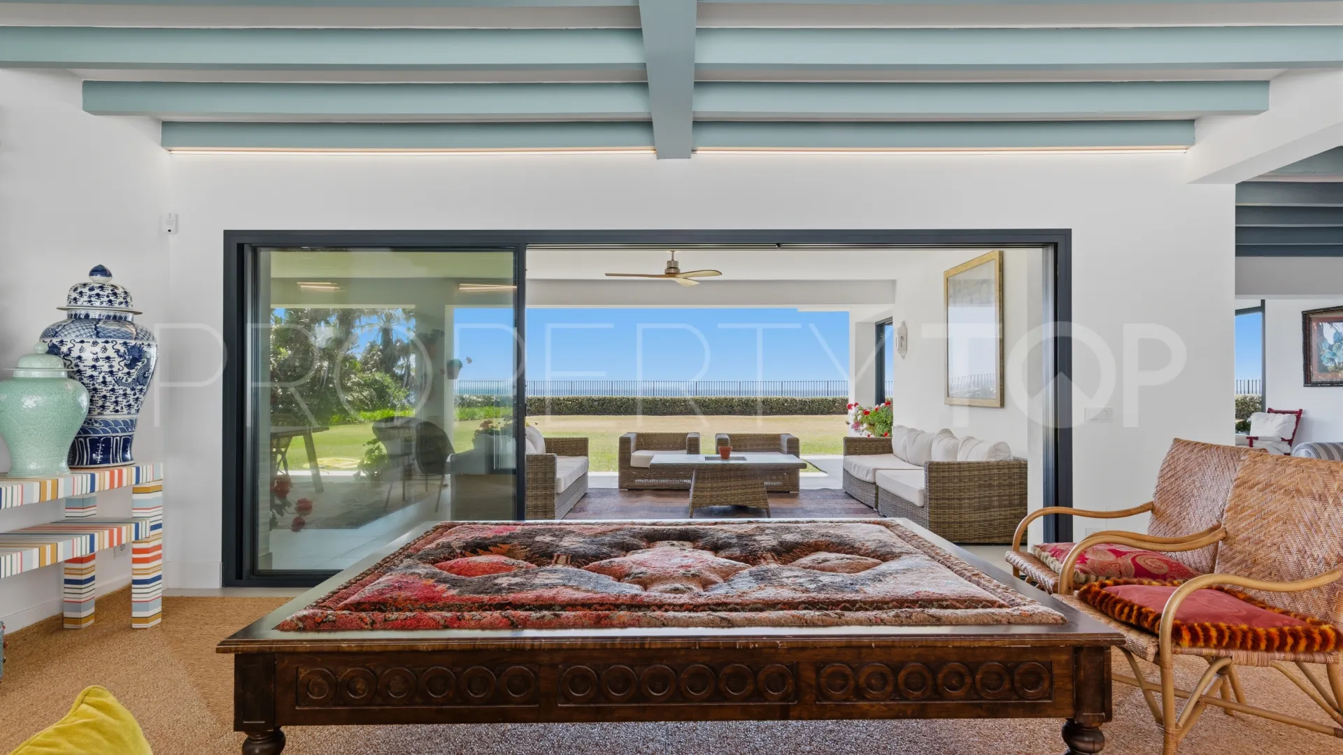 Villa with 9 bedrooms for sale in Casasola
