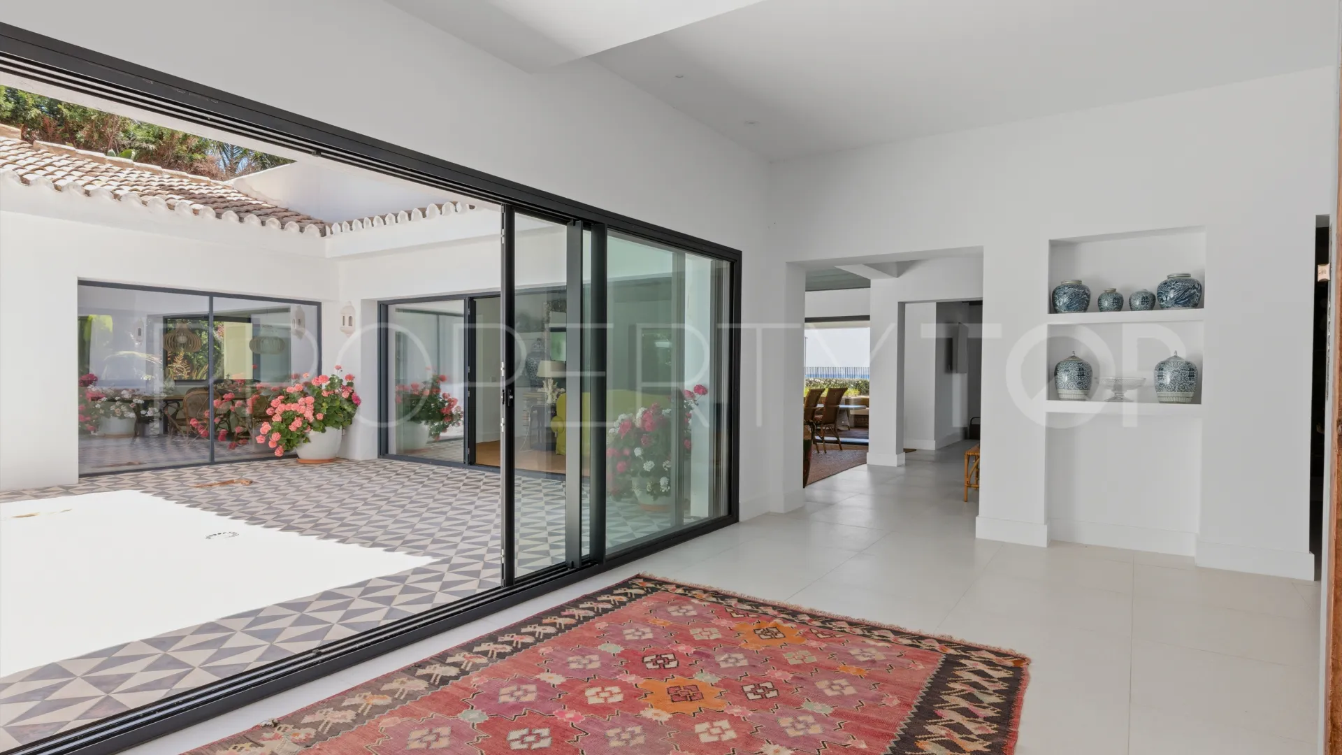 Villa with 9 bedrooms for sale in Casasola