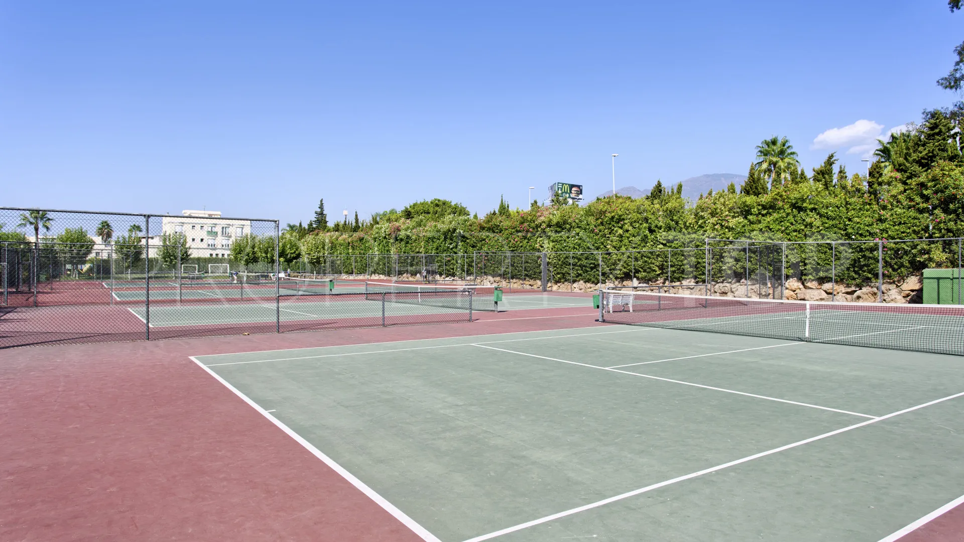Buy ground floor apartment in Alcazaba Beach with 2 bedrooms