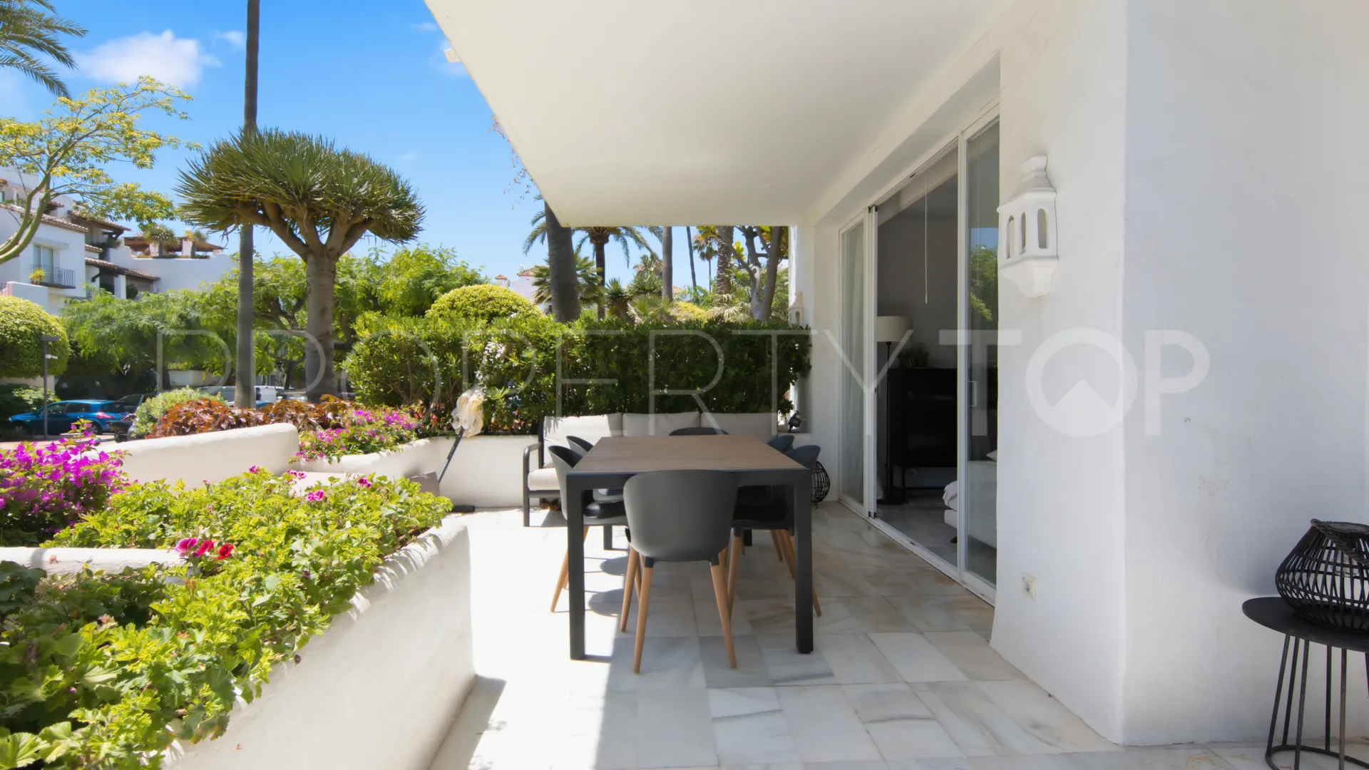Buy ground floor apartment in Alcazaba Beach with 2 bedrooms