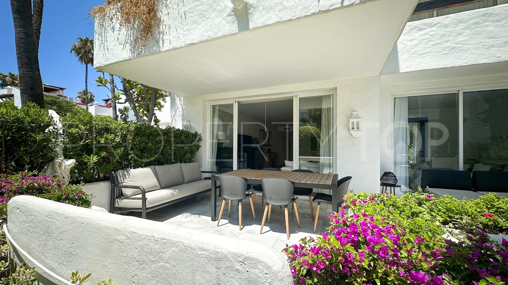 Buy ground floor apartment in Alcazaba Beach with 2 bedrooms