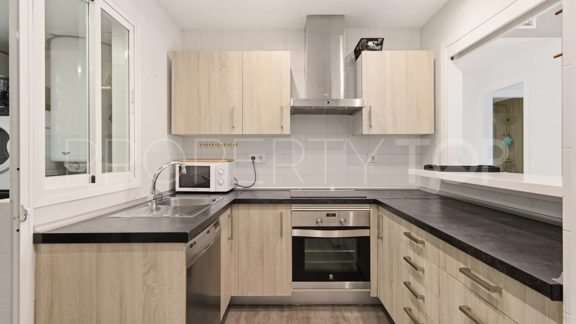 Buy ground floor apartment in Alcazaba Beach with 2 bedrooms
