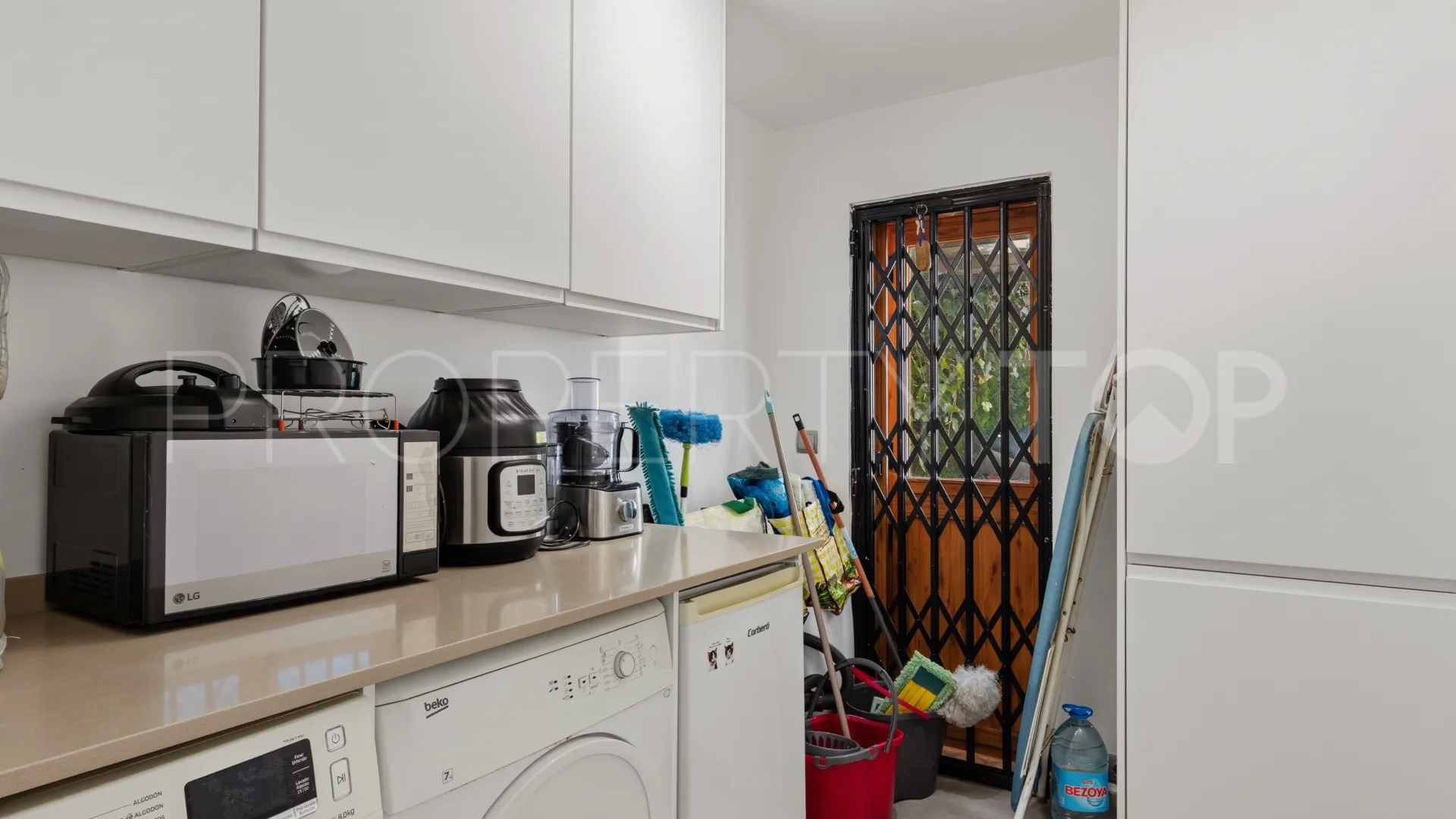 Buy country house in Estepona Town